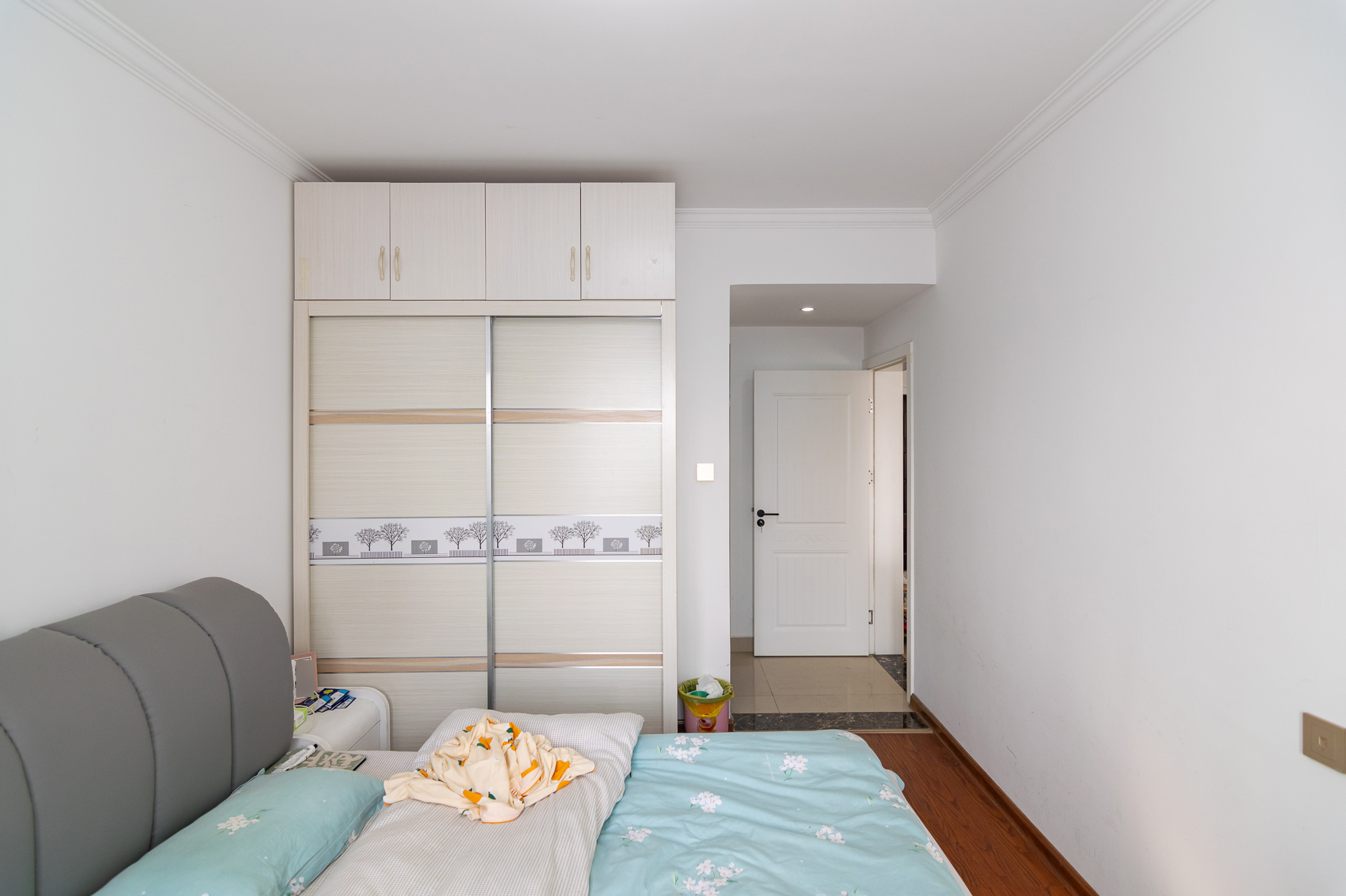 荣盛岳麓峰景 3室2厅2卫 68.0万 荣盛岳麓峰景 3室2厅2卫 68.0万卧室