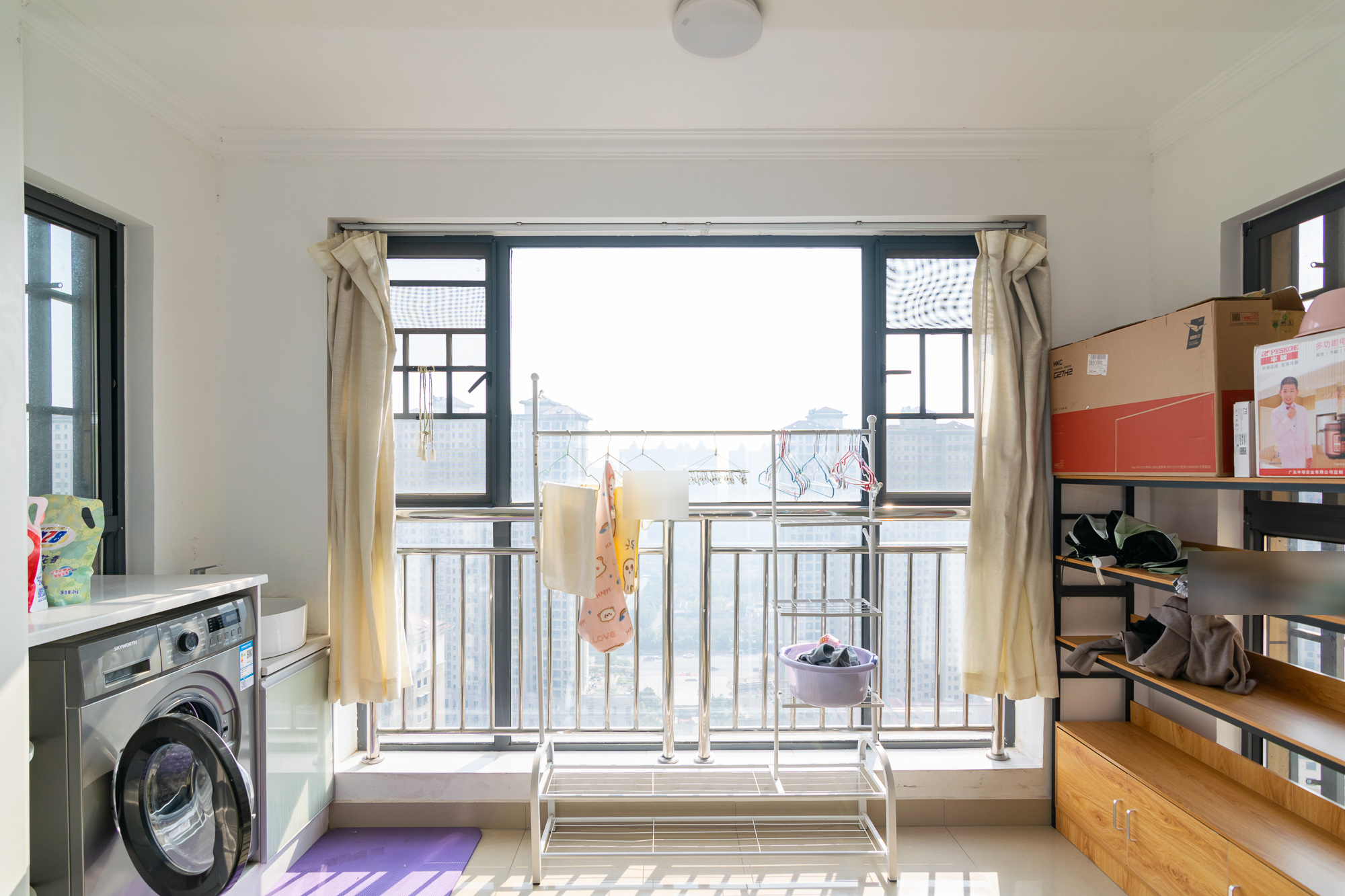 荣盛岳麓峰景 3室2厅2卫 68.0万 荣盛岳麓峰景 3室2厅2卫 68.0万阳台