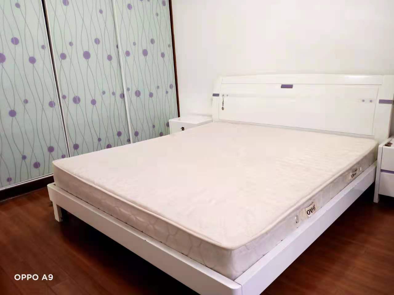 湘绣城  1室2厅1卫   1500.00元/月室内图