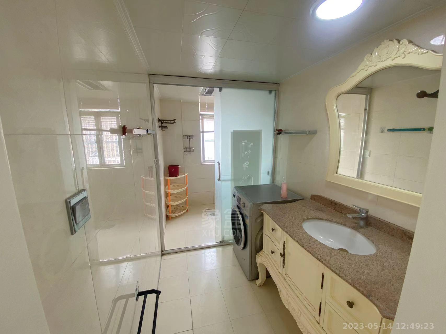 山河锦园 3室2厅2卫 1900.0元/月 山河锦园 3室2厅2卫 1900.0元/月室内图