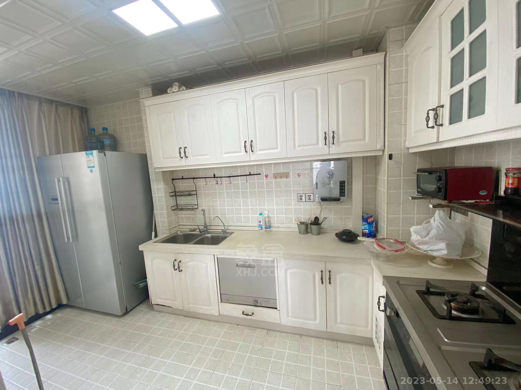 山河锦园 3室2厅2卫 1900.0元/月 山河锦园 3室2厅2卫 1900.0元/月室内图