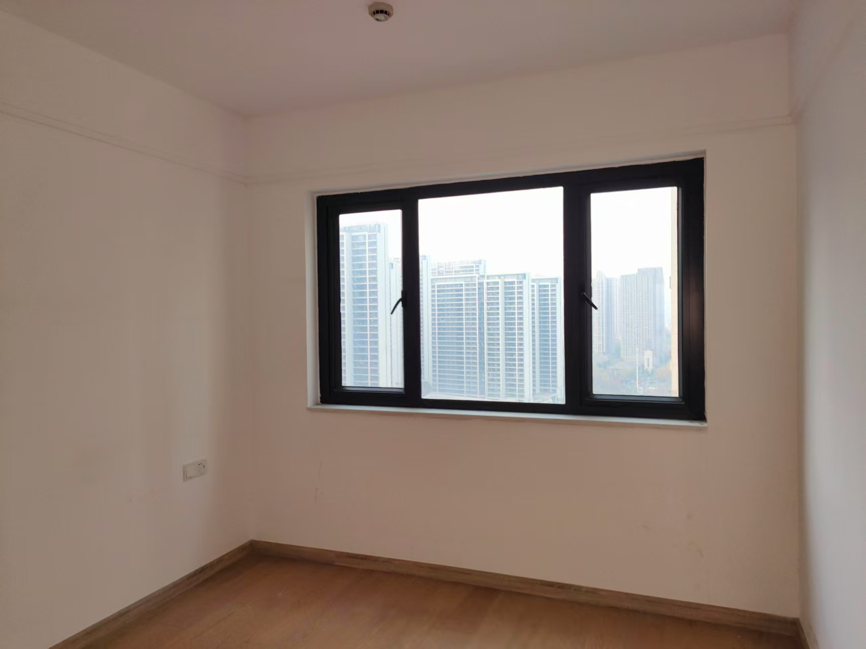 南山梅溪一方 4室2厅2卫 4500.0元/月 南山梅溪一方 4室2厅2卫 4500.0元/月室内图