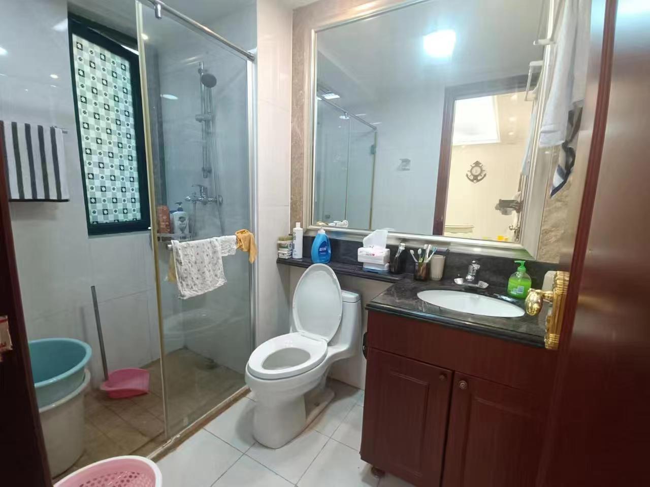 恒大名都  4室2厅1卫   3500.00元/月室内图