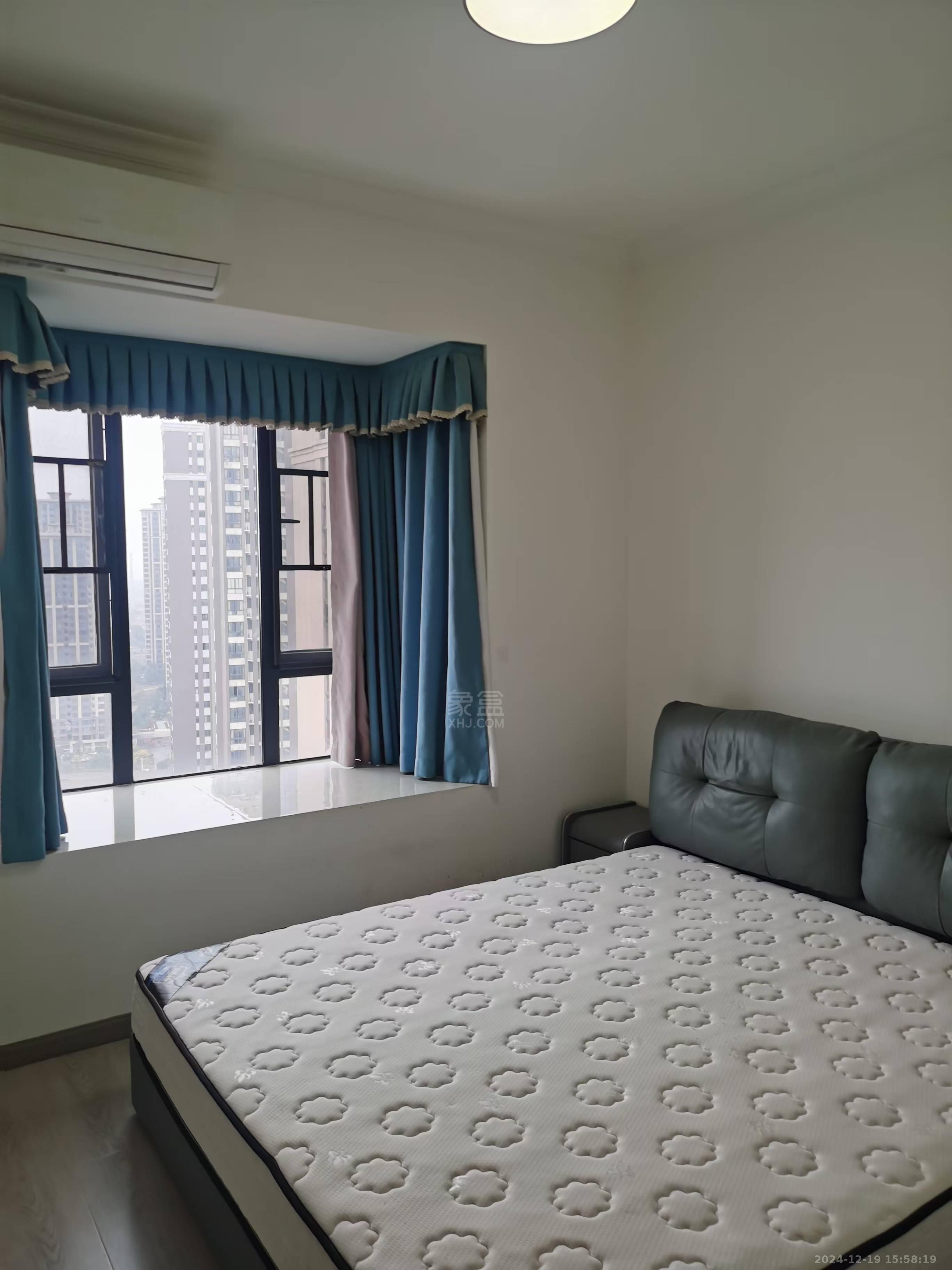 春藤小镇 3室2厅1卫 1800.0元/月 春藤小镇 3室2厅1卫 1800.0元/月室内图