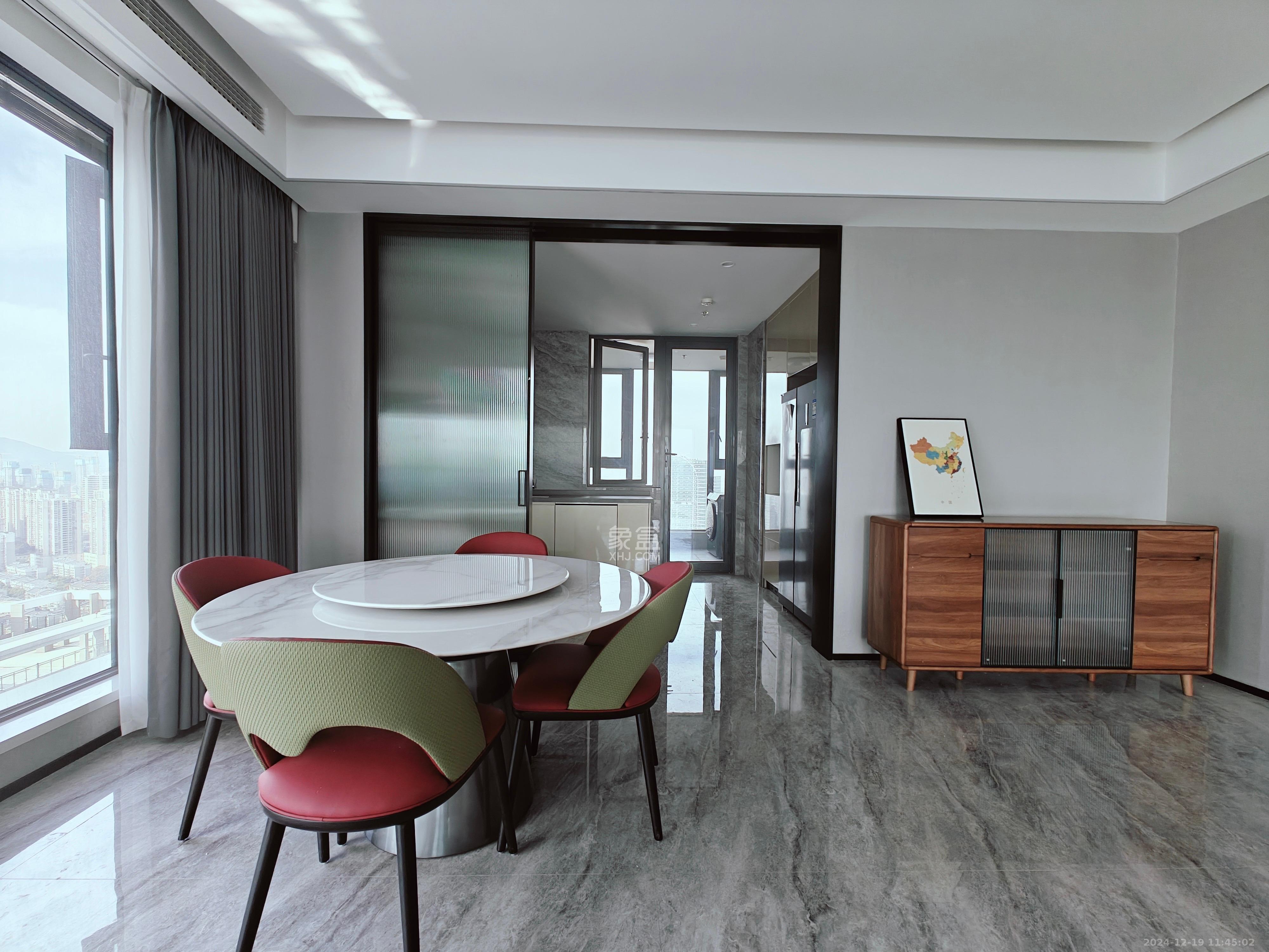 旭辉铂悦湘江 4室2厅3卫 18000.0元/月 旭辉铂悦湘江 4室2厅3卫 18000.0元/月室内图