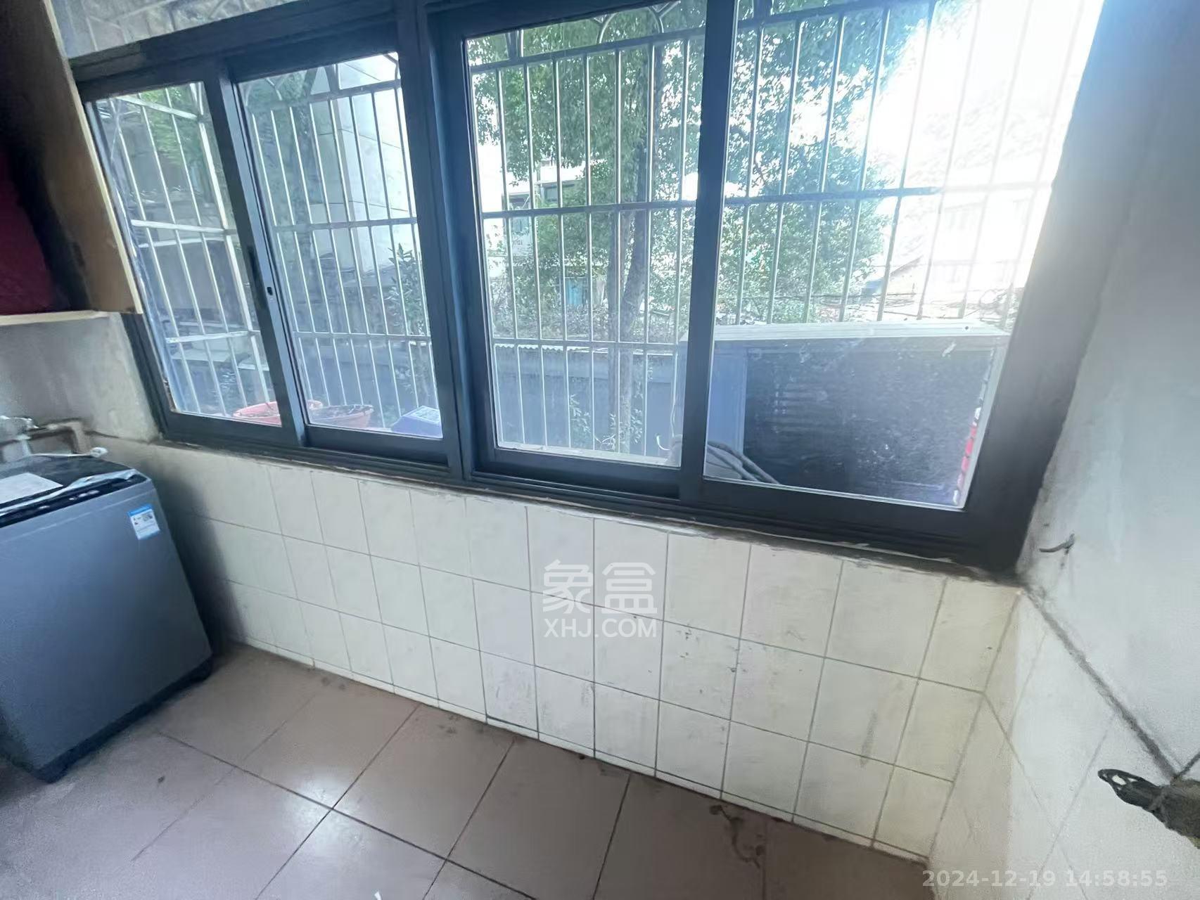 省地税局 3室2厅2卫 2000.0元/月 省地税局 3室2厅2卫 2000.0元/月室内图