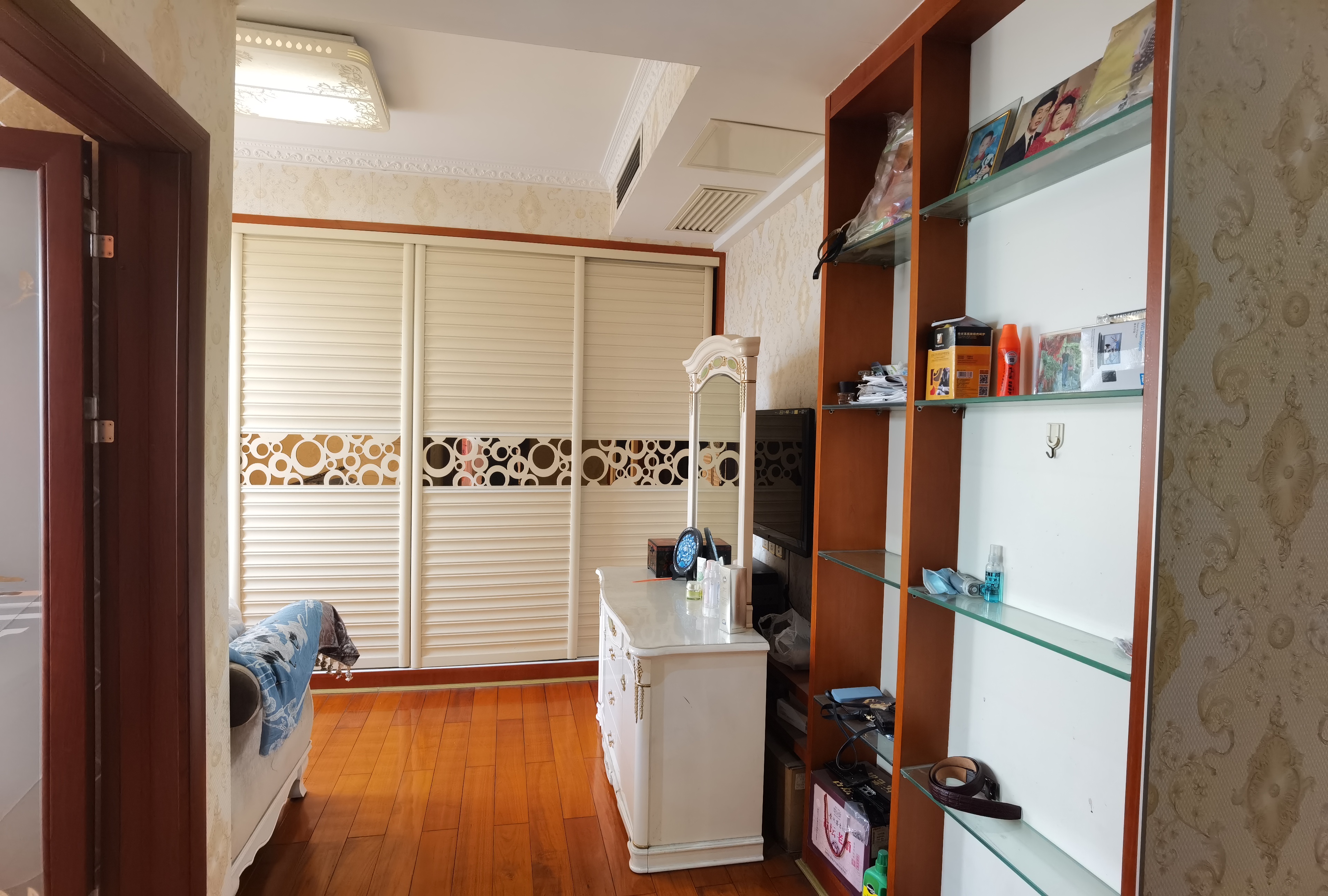 融和园 1室0厅0卫 139.8万 融和园 1室0厅0卫 139.8万客厅