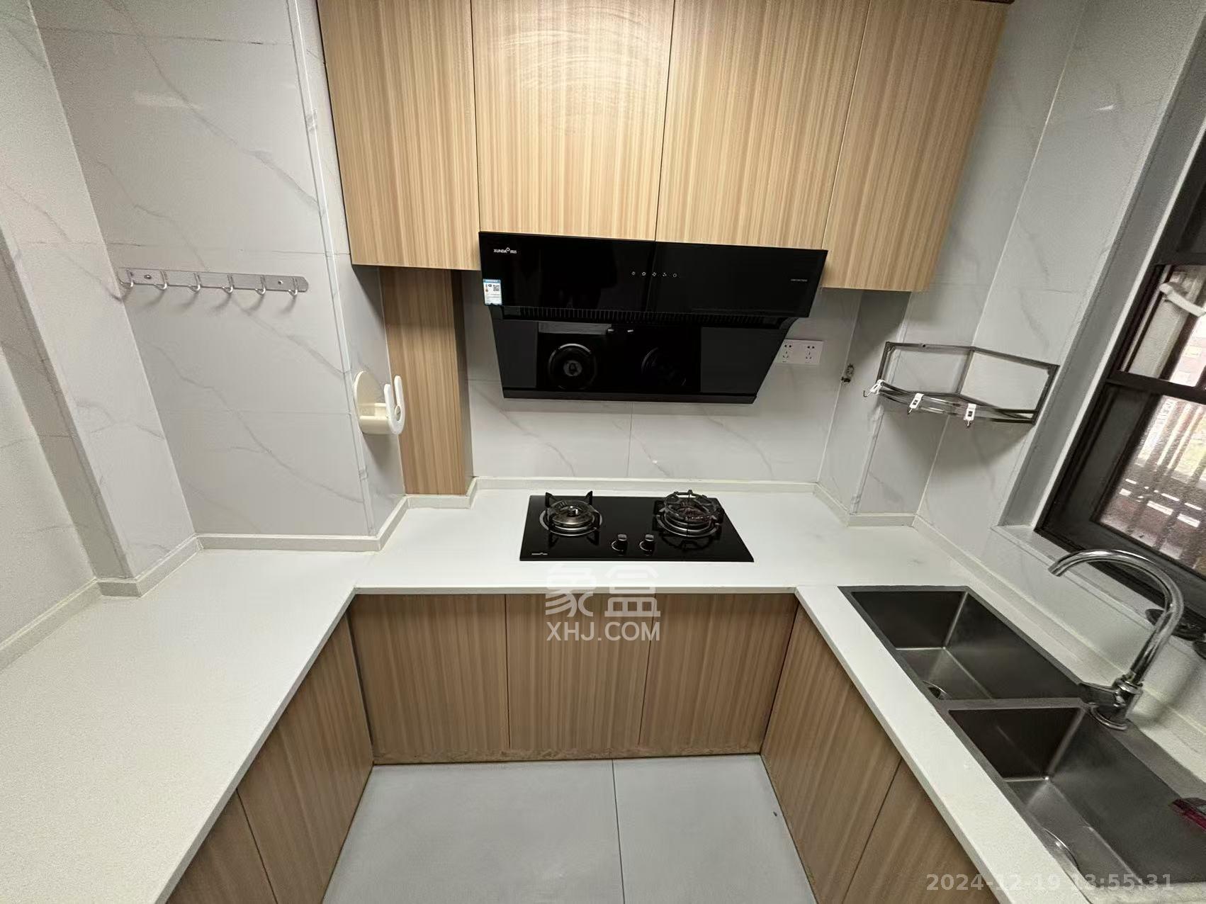 芙蓉万国城MOMA(卓越汇富苑) 3室1厅1卫 2400.0元/月 芙蓉万国城MOMA(卓越汇富苑) 3室1厅1卫 2400.0元/月室内图