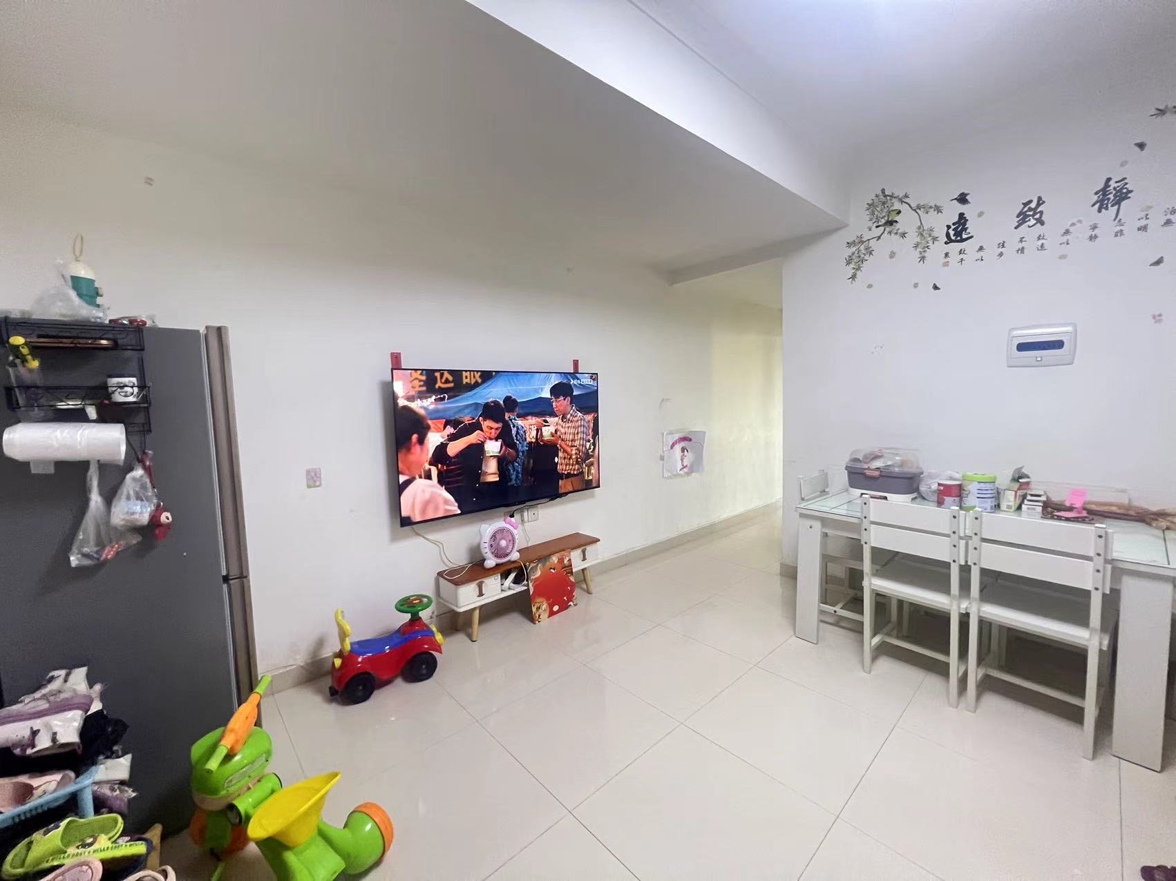 凤翔大厦  1室0厅0卫    95.0万 凤翔大厦  1室0厅0卫    95.0万客厅