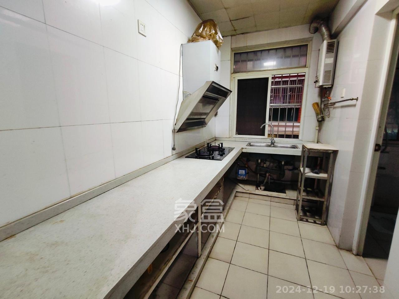 湘绣城 3室2厅2卫 1500.0元/月 湘绣城 3室2厅2卫 1500.0元/月室内图