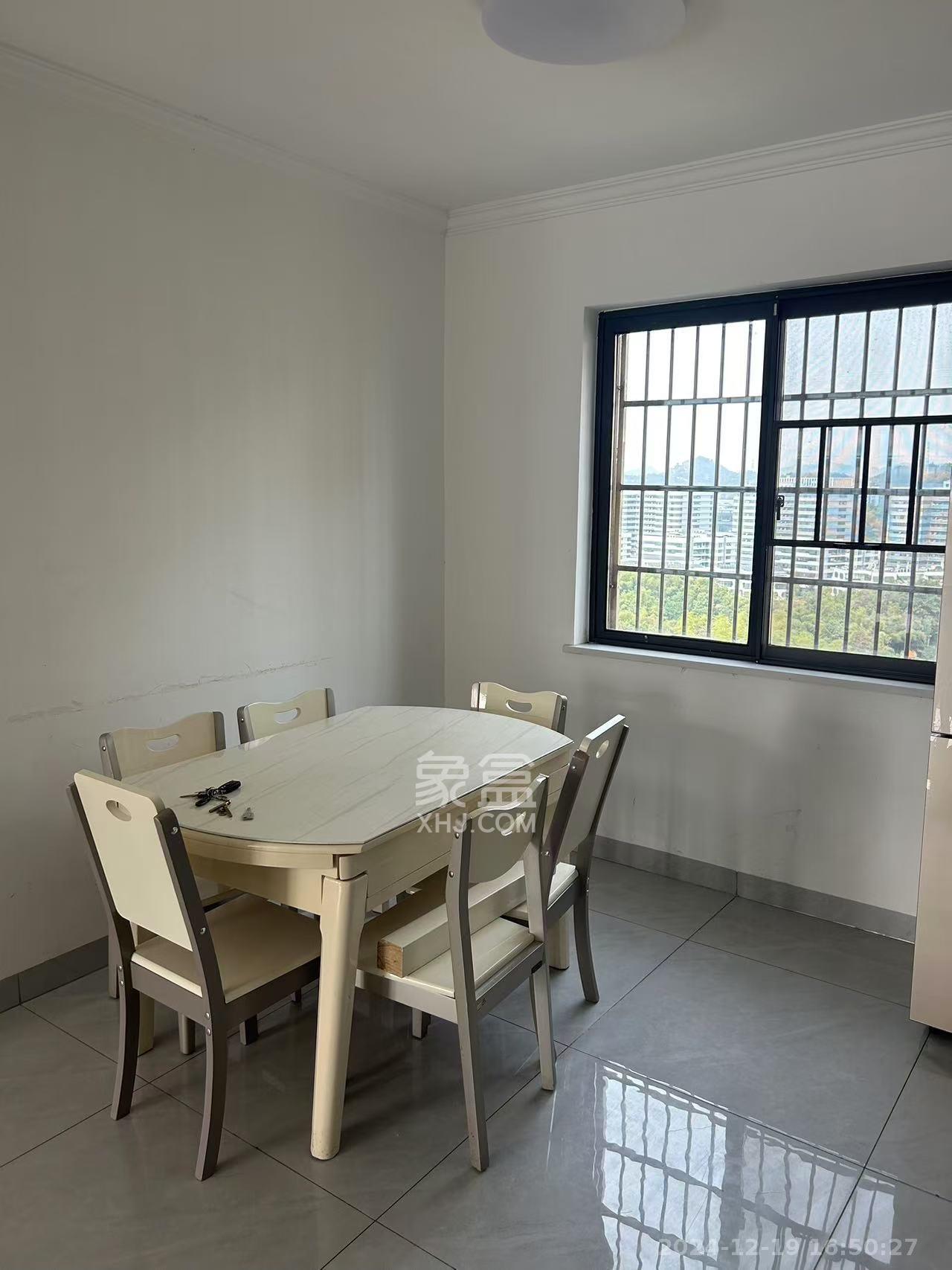 华龙家园(和泰家园) 3室2厅1卫 1900.0元/月 华龙家园(和泰家园) 3室2厅1卫 1900.0元/月室内图