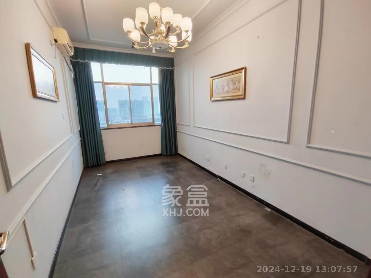 王府井公寓（福源公寓）  3室2厅2卫   5800.00元/月室内图