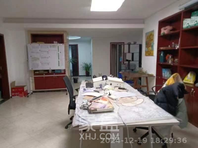 新时代广场  3室2厅2卫    2800.0元/月室内图