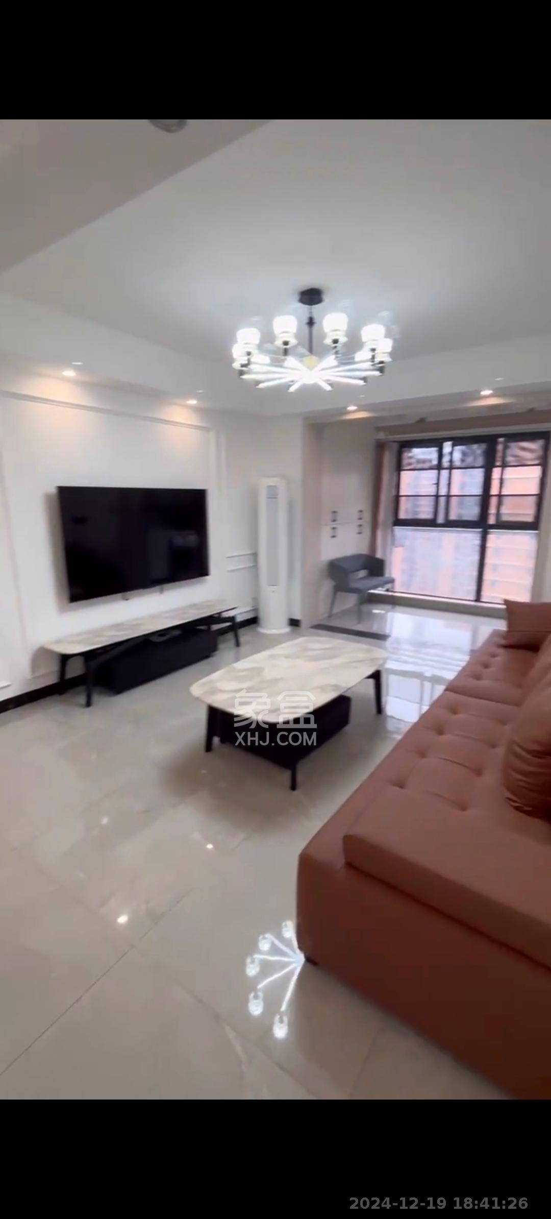 明发国际城  4室2厅2卫    2800.0元/月室内图