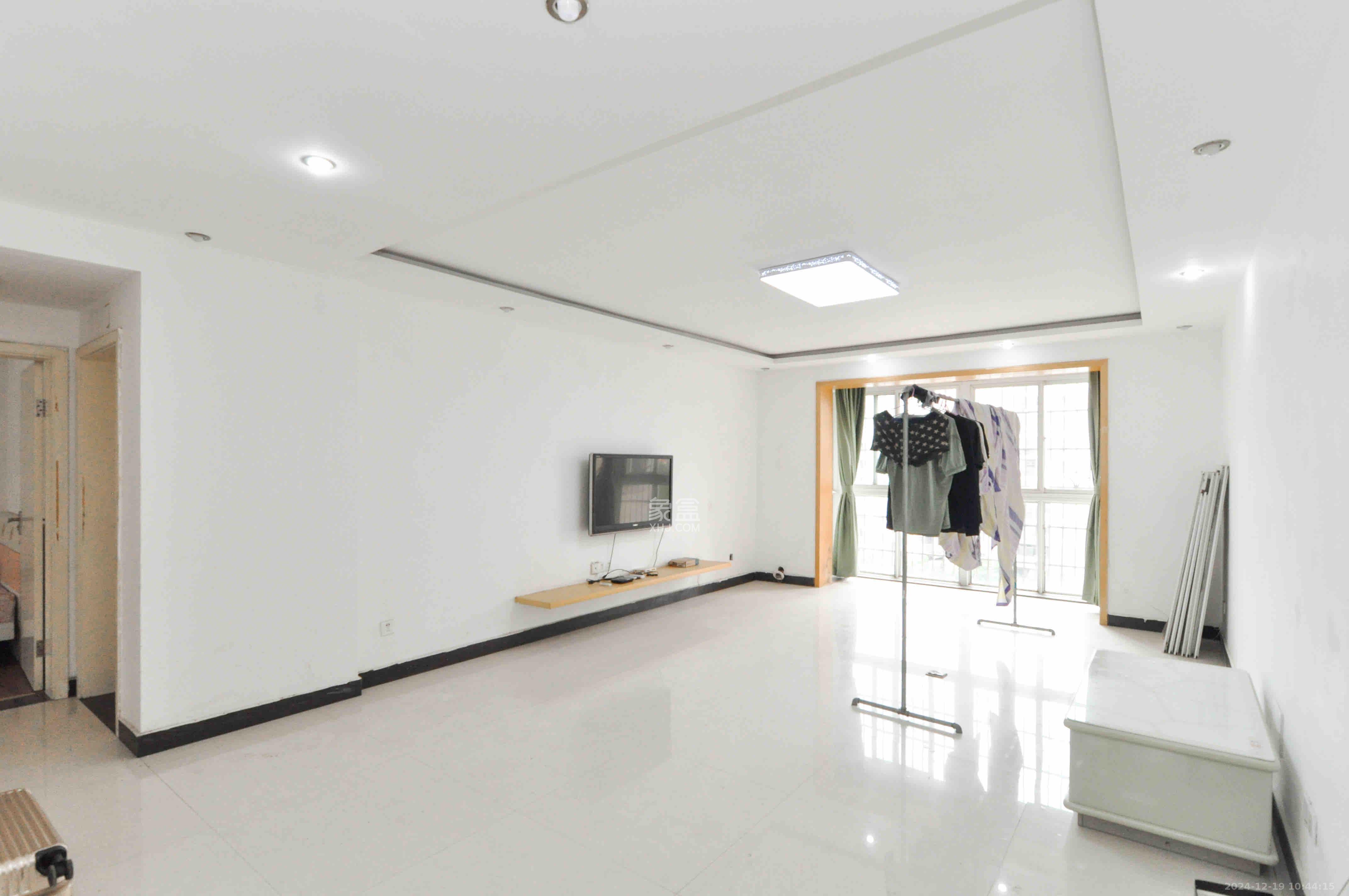 玛依拉山庄 3室2厅2卫 2800.0元/月 玛依拉山庄 3室2厅2卫 2800.0元/月室内图