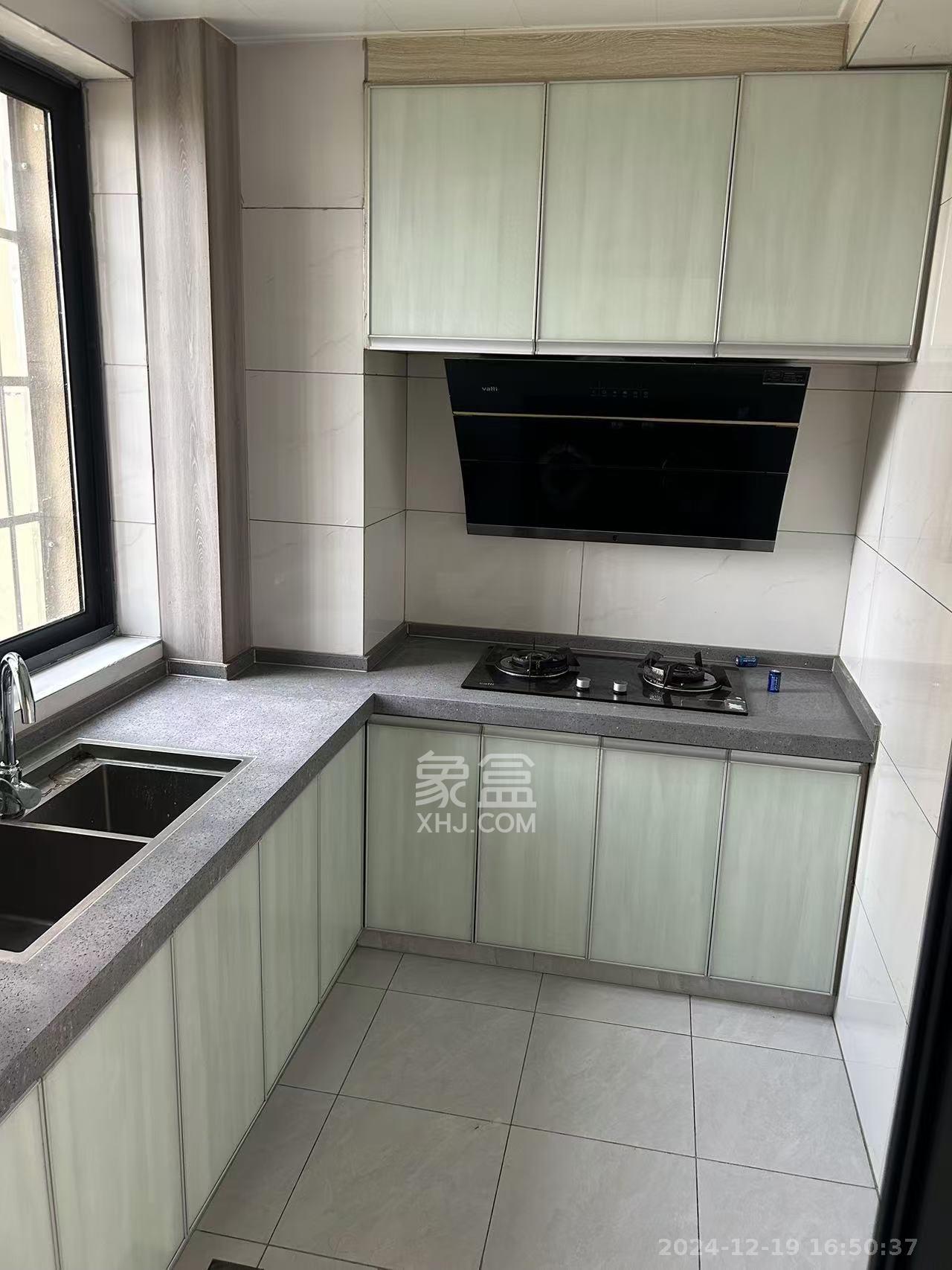 华龙家园(和泰家园) 3室2厅1卫 1900.0元/月 华龙家园(和泰家园) 3室2厅1卫 1900.0元/月室内图