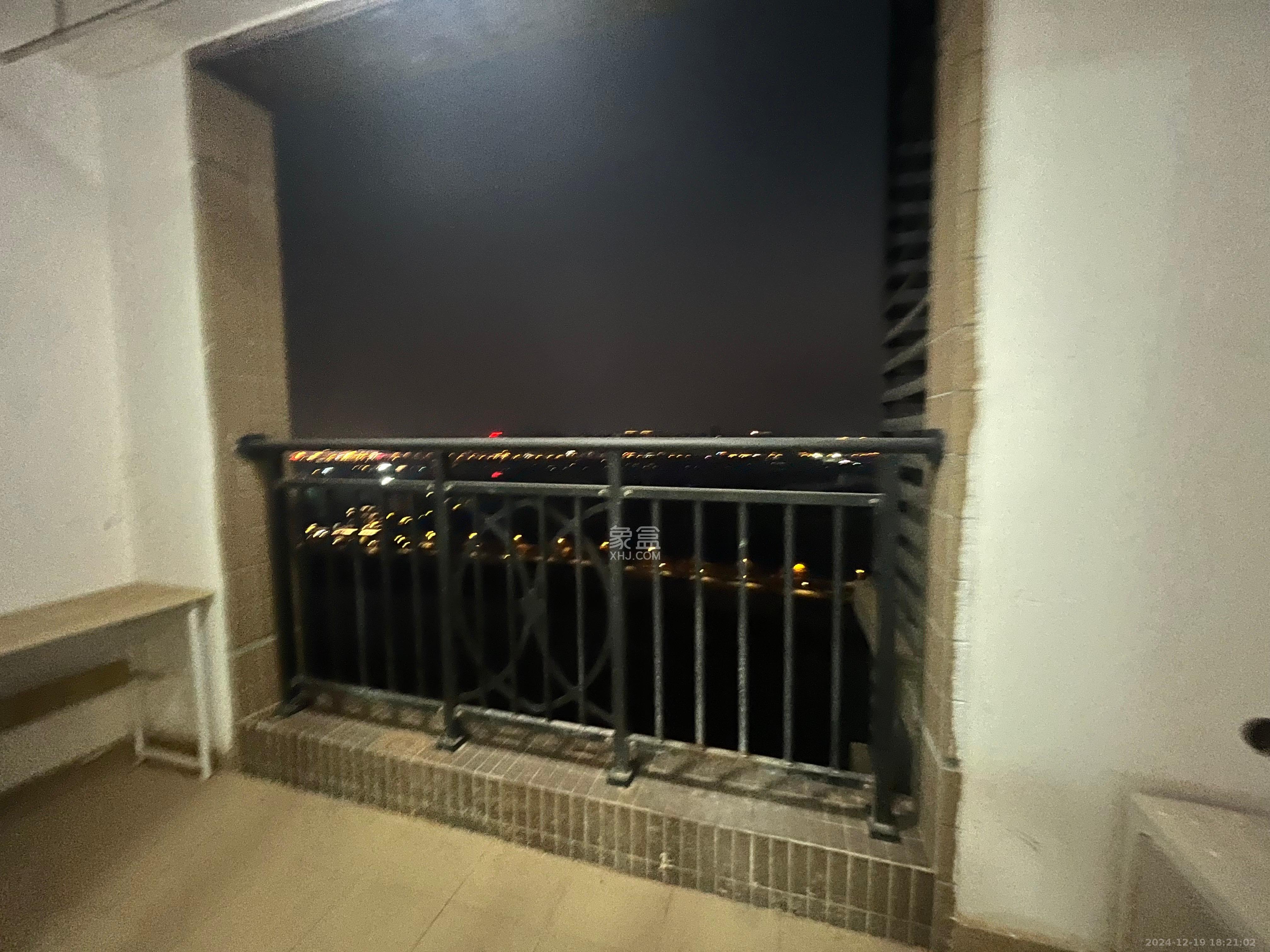 中海国际一期  3室2厅1卫   2000.00元/月室内图