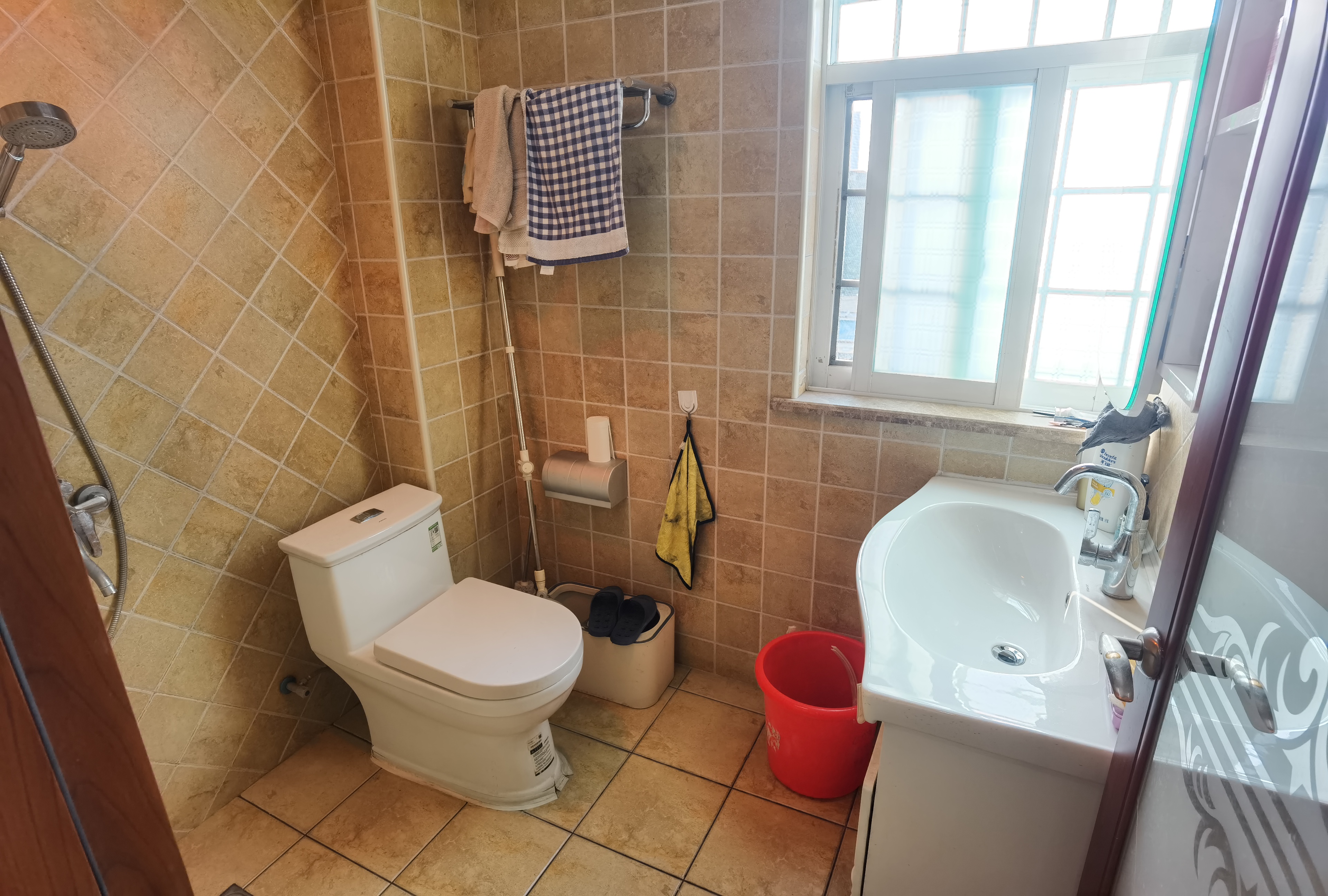 融和园 1室0厅0卫 139.8万 融和园 1室0厅0卫 139.8万客厅