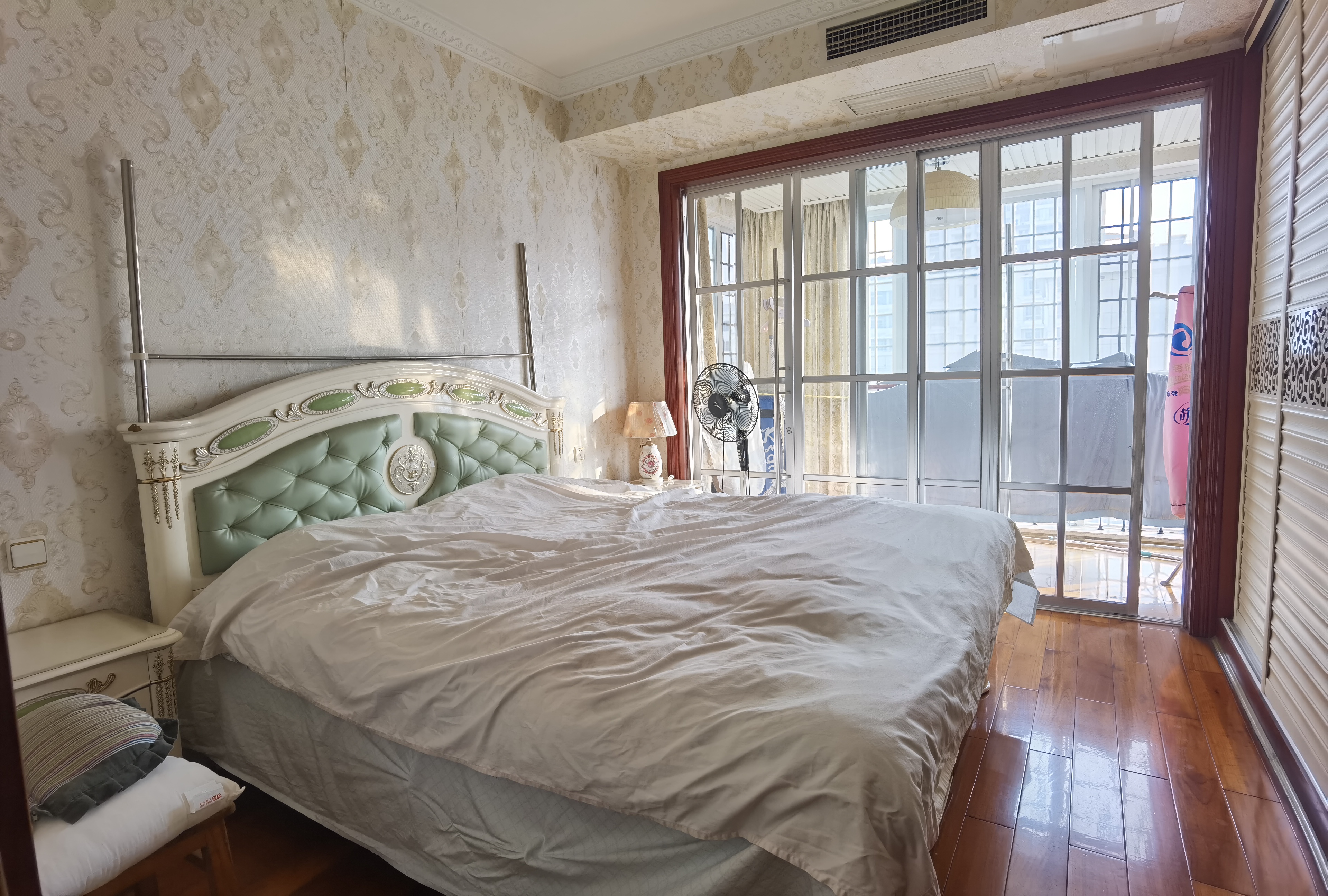 融和园 1室0厅0卫 139.8万 融和园 1室0厅0卫 139.8万客厅