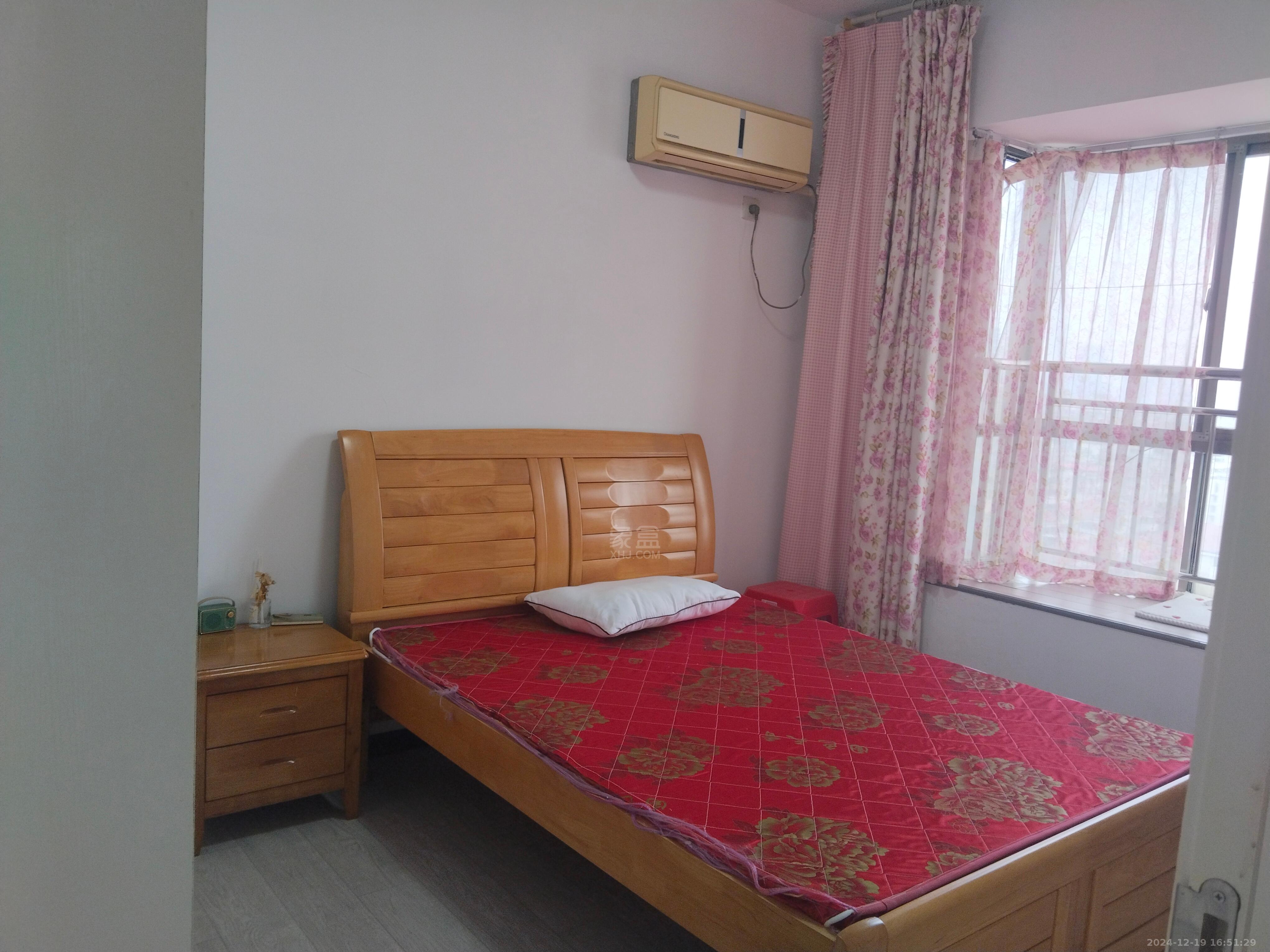 庐山恋 2室2厅1卫 1800.0元/月 庐山恋 2室2厅1卫 1800.0元/月室内图