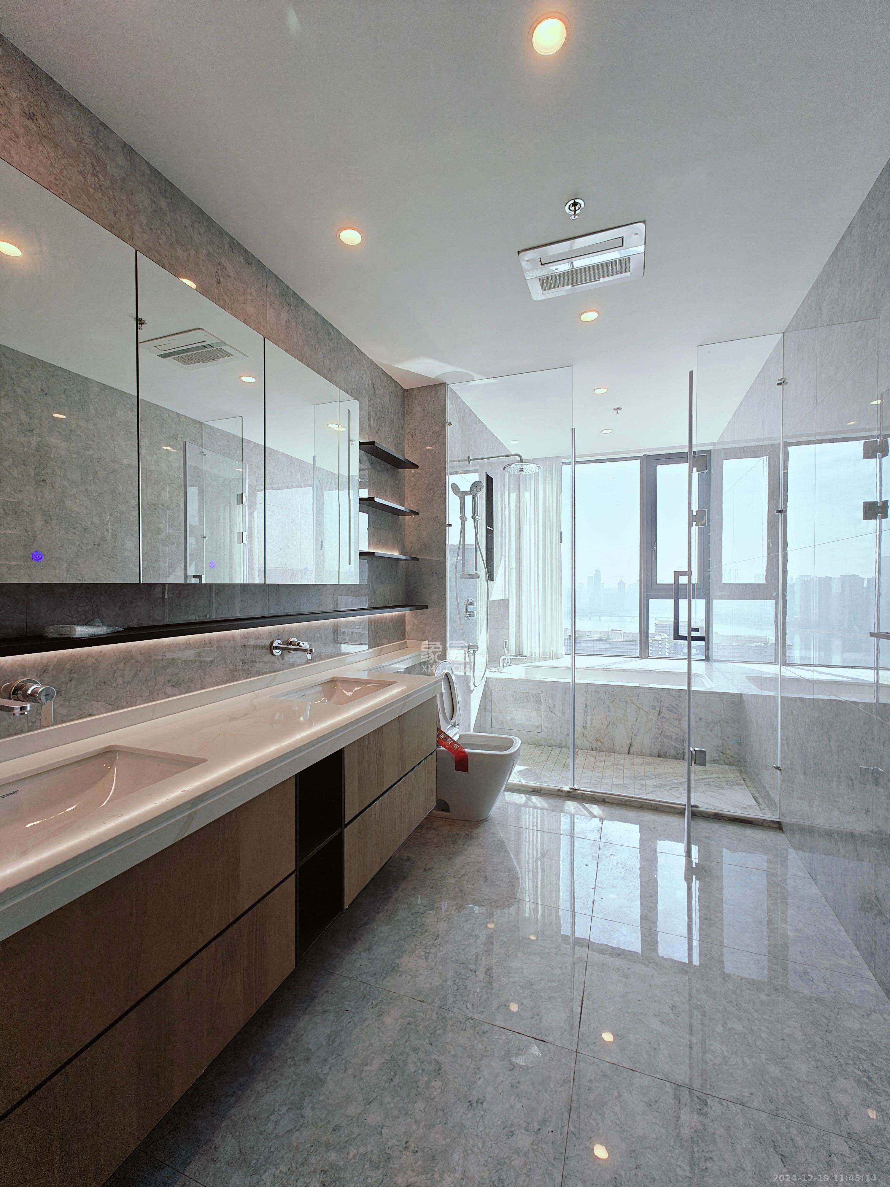 旭辉铂悦湘江 4室2厅3卫 18000.0元/月 旭辉铂悦湘江 4室2厅3卫 18000.0元/月室内图