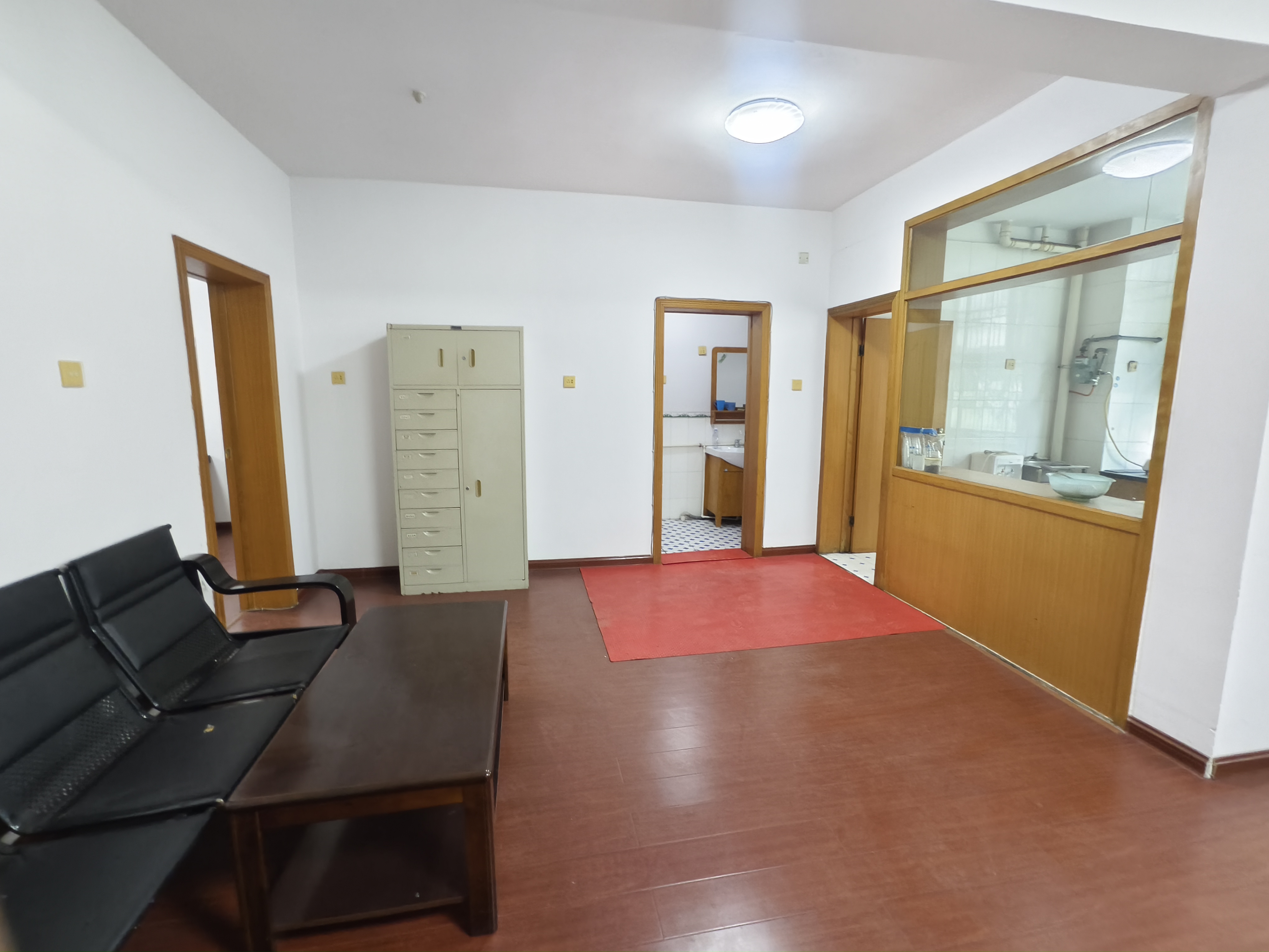 市商业局家属楼  3室2厅2卫    49.8万客厅