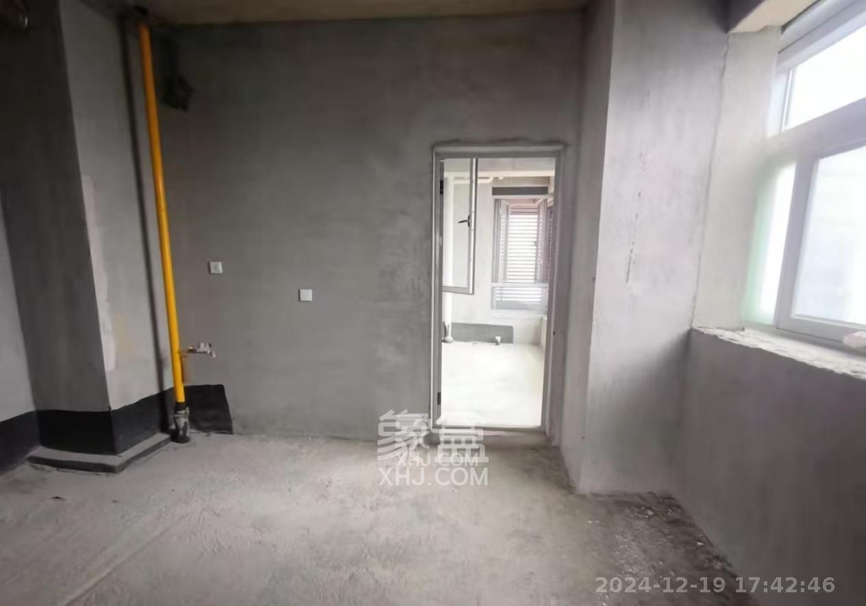 福晟翡翠湾 5室2厅2卫 8000.0元/月 福晟翡翠湾 5室2厅2卫 8000.0元/月室内图