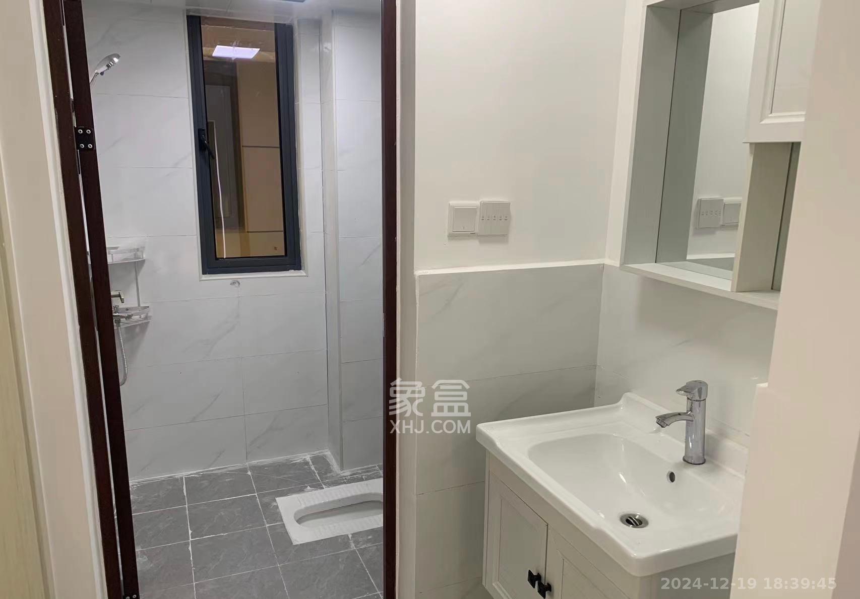 澳海澜庭  3室1厅2卫    1900.0元/月室内图