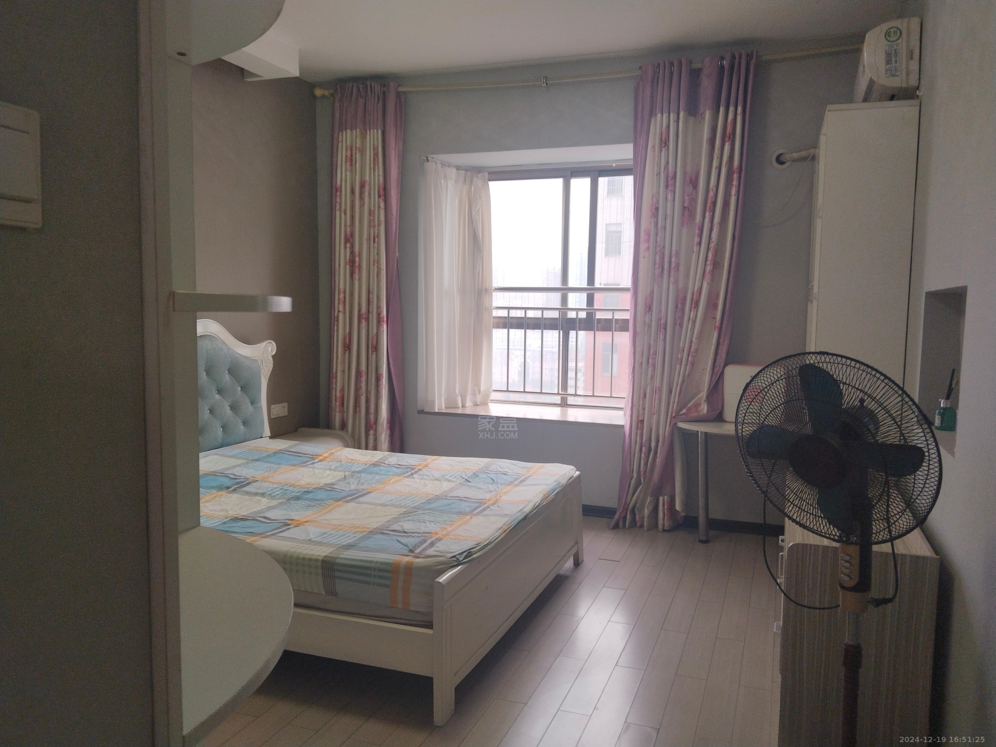 庐山恋 2室2厅1卫 1800.0元/月 庐山恋 2室2厅1卫 1800.0元/月室内图