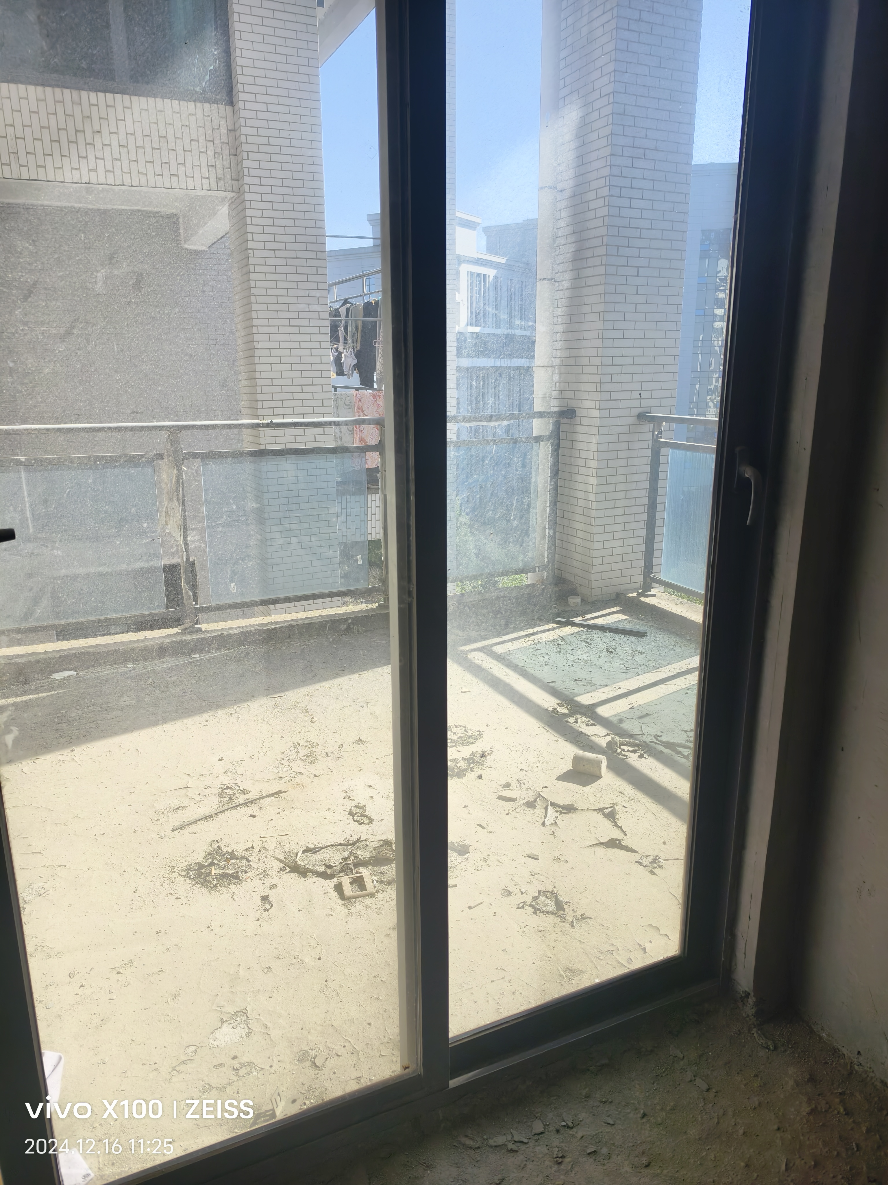 新烟草局单位房(城南) 4室2厅2卫 108.0万 新烟草局单位房(城南) 4室2厅2卫 108.0万客厅