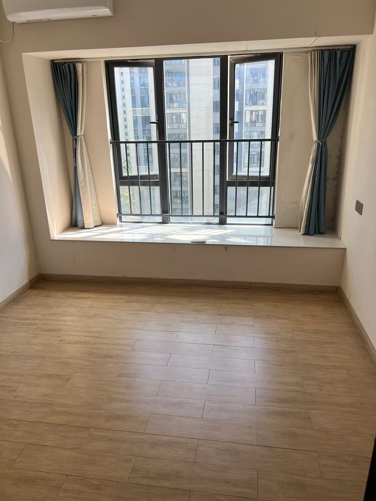 碧桂园剑桥郡  4室2厅2卫    3400.0元/月 碧桂园剑桥郡  4室2厅2卫    3400.0元/月室内图