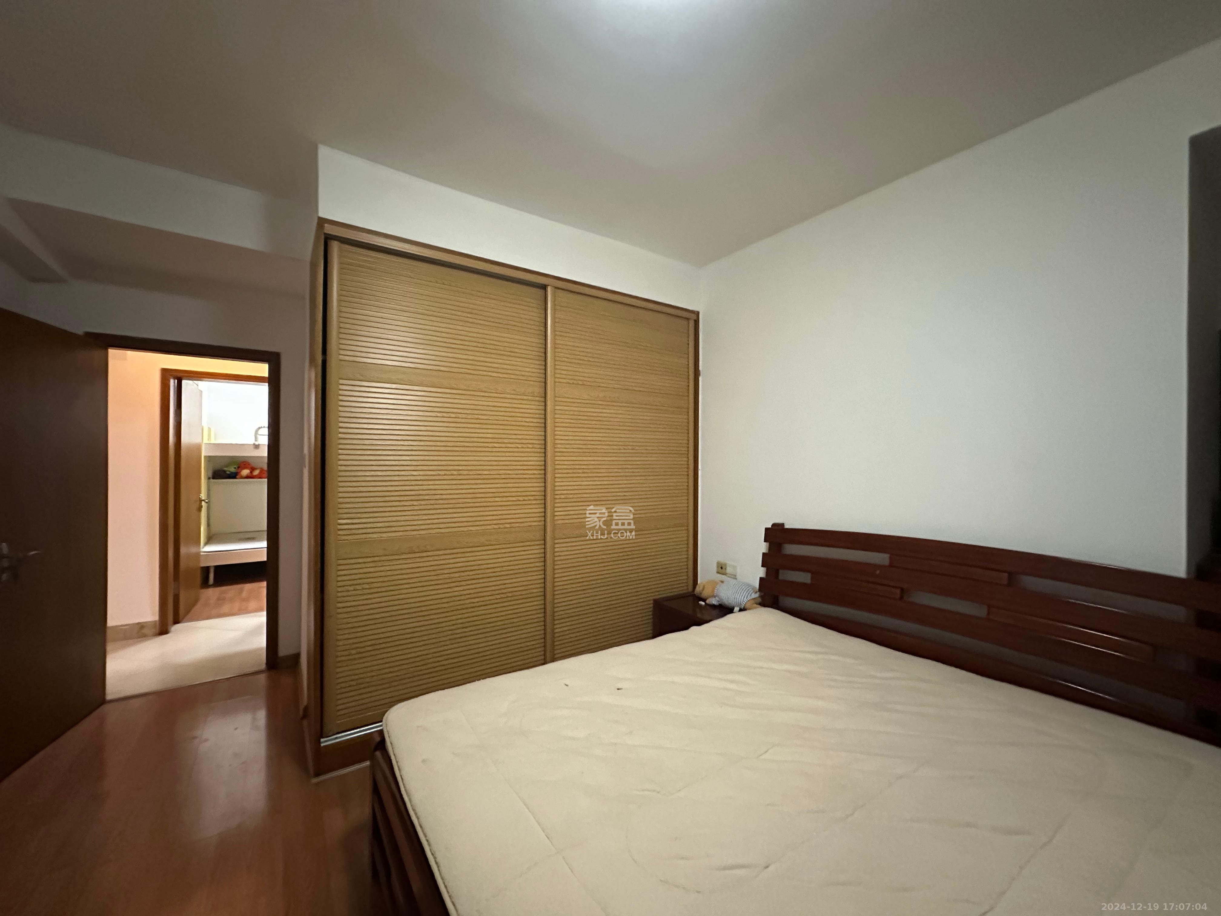 卓越蔚蓝海岸一期  2室2厅1卫    2500.0元/月室内图