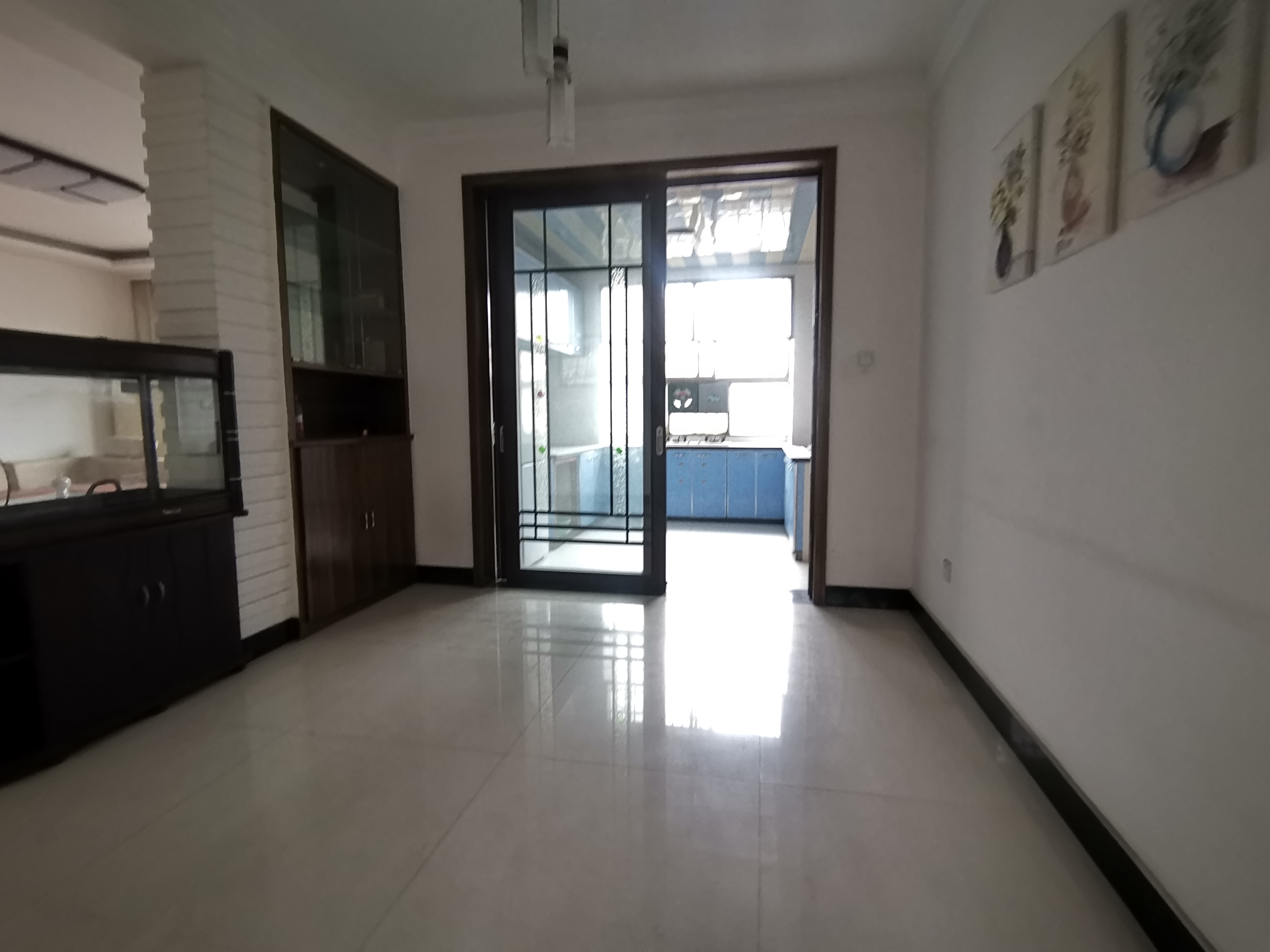 邮政家属楼  1室0厅0卫    53.8万 邮政家属楼  1室0厅0卫    53.8万客厅