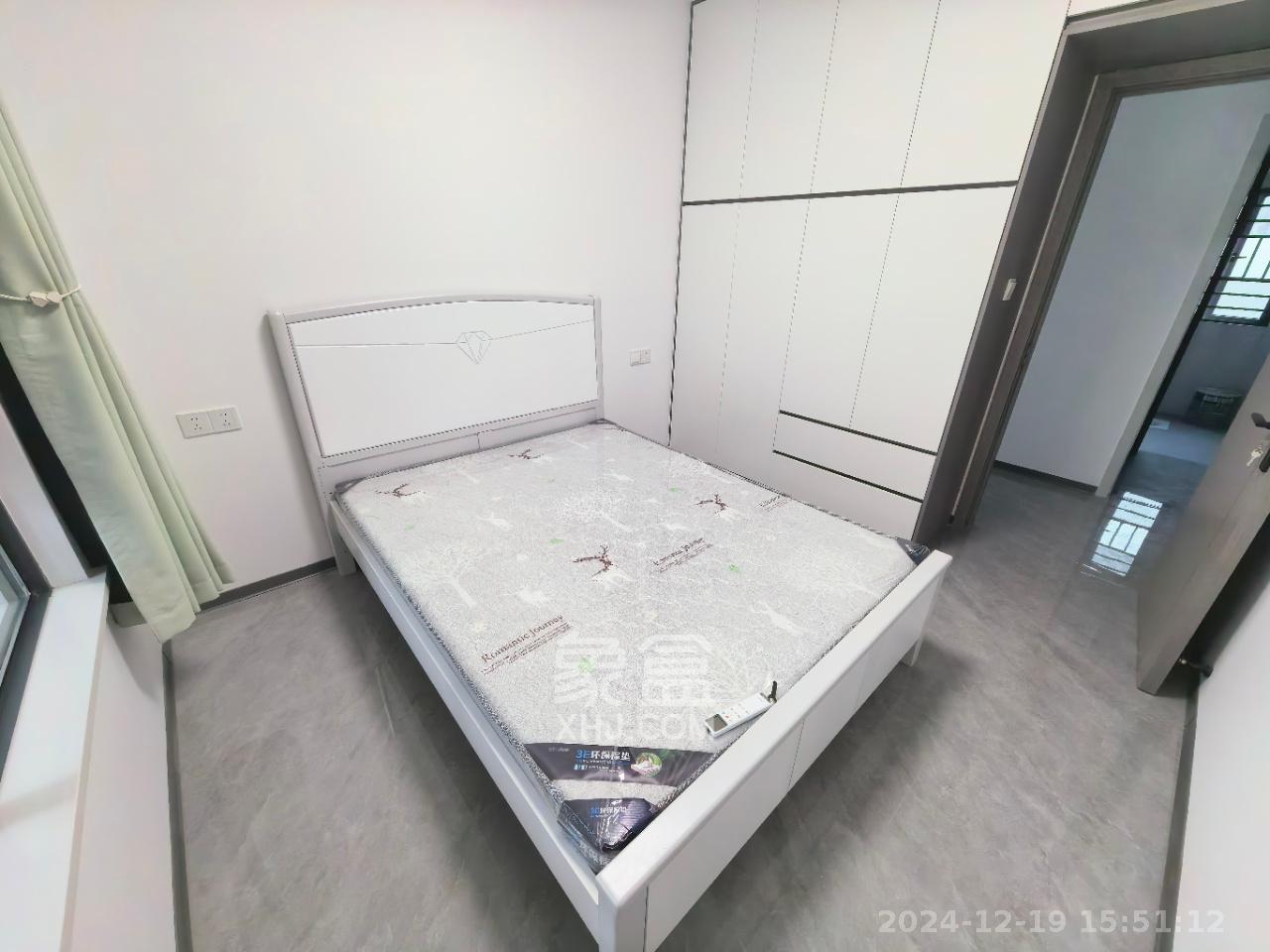 桥头家园三期  3室2厅2卫    2200.0元/月室内图