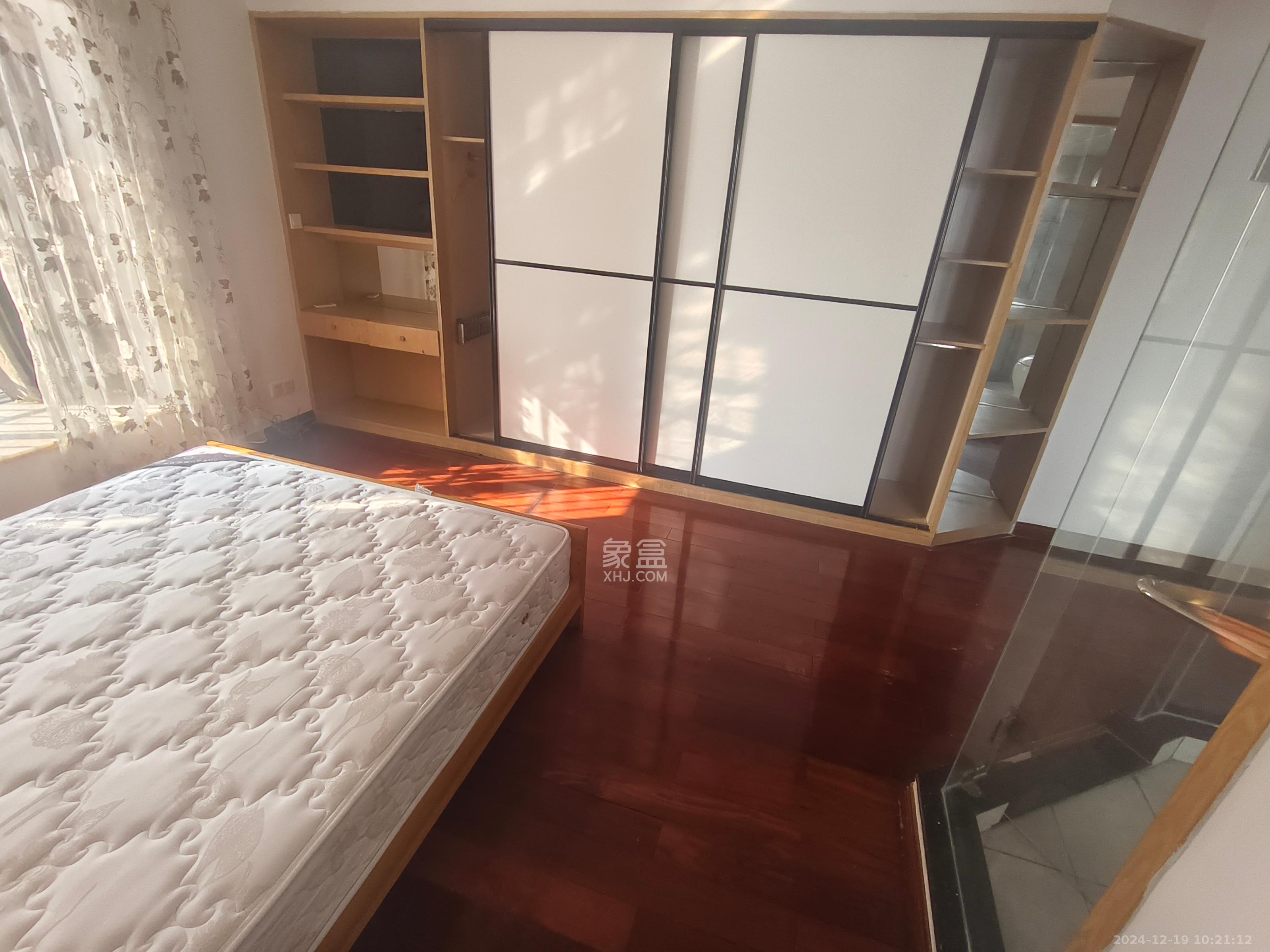 鸿景雅苑  3室1厅1卫   4200.00元/月室内图
