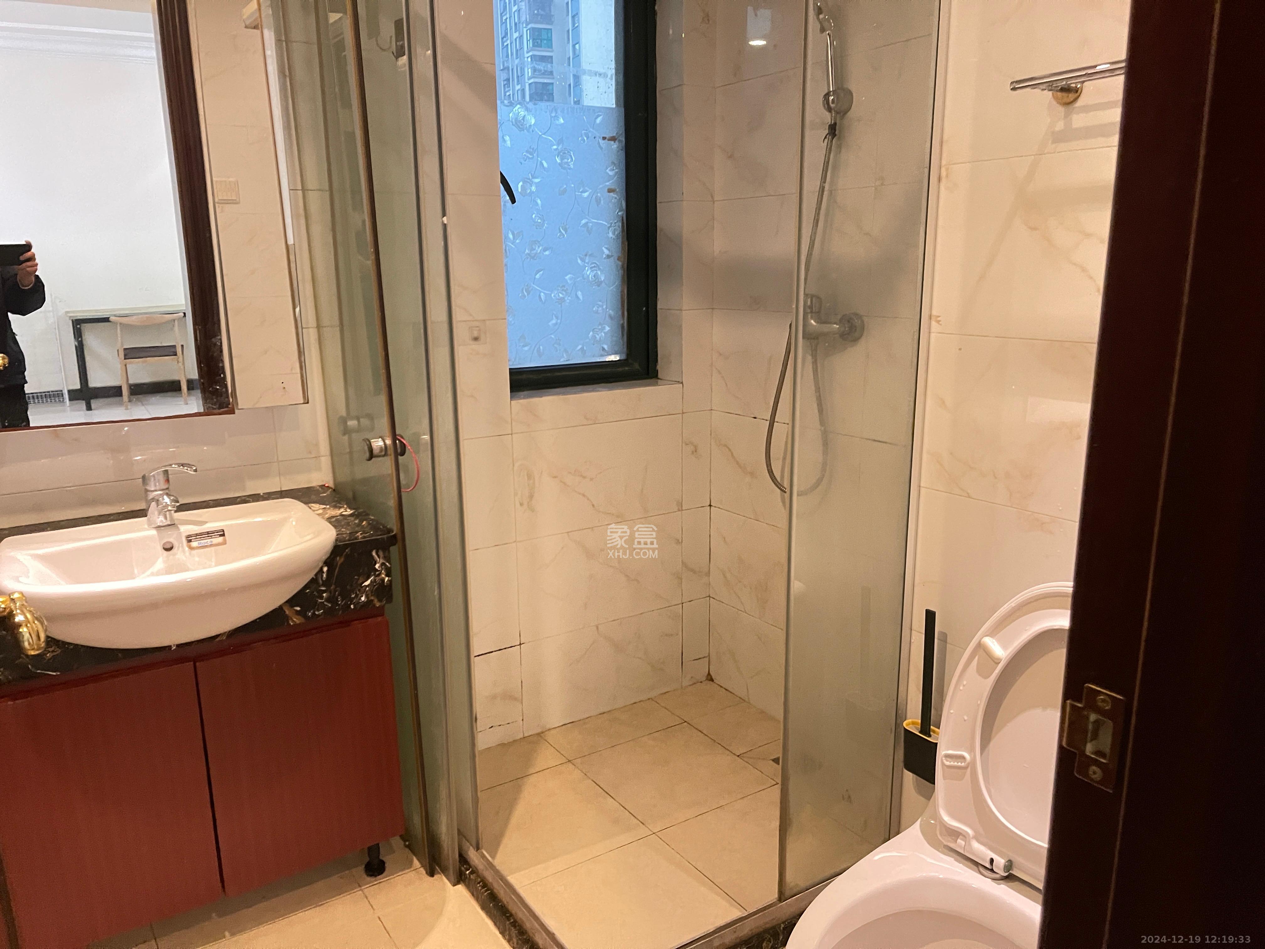 恒大雅苑 2室2厅1卫 2200.0元/月 恒大雅苑 2室2厅1卫 2200.0元/月室内图