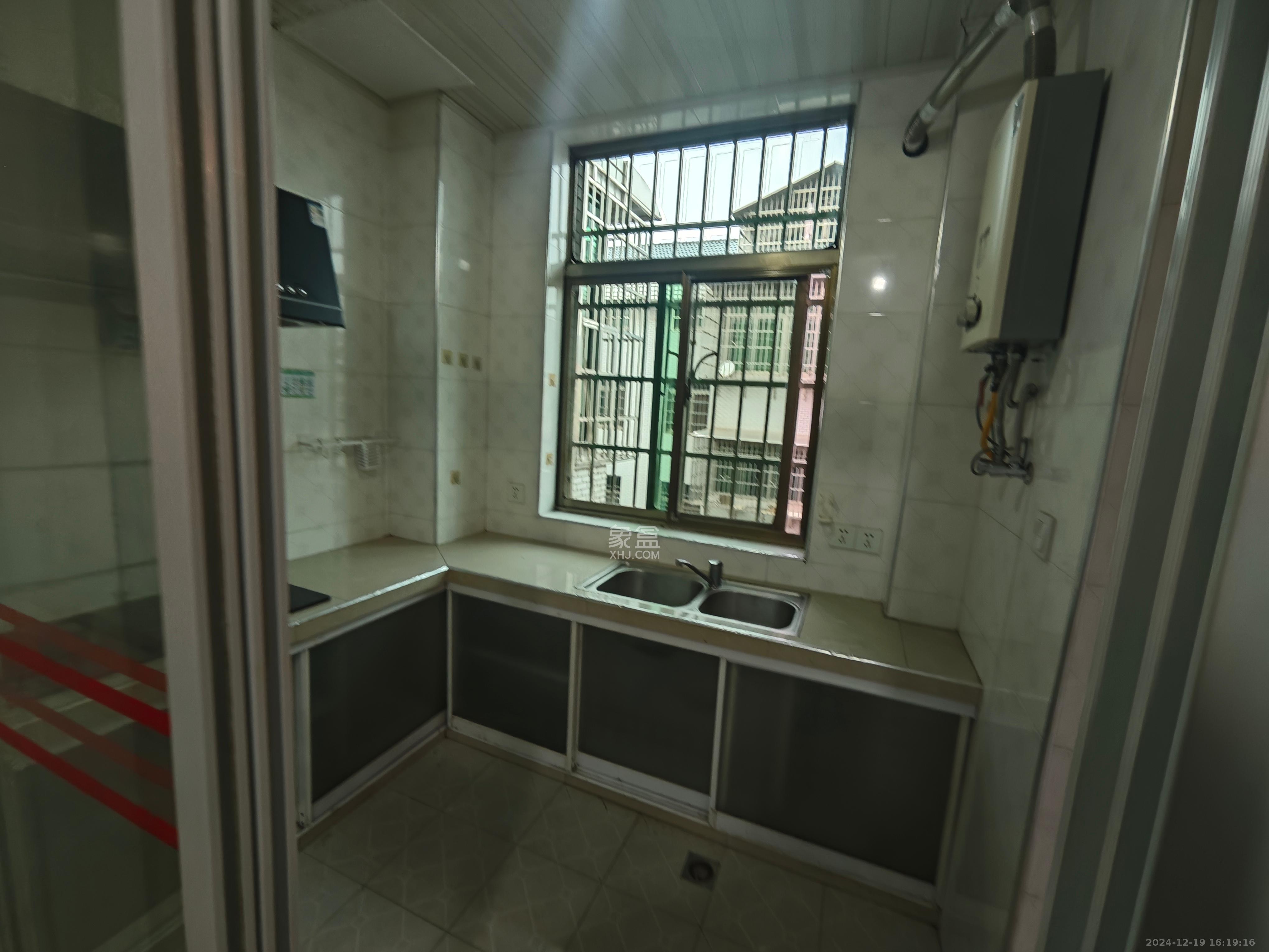 金桂小区一期 2室1厅1卫 1600.0元/月 金桂小区一期 2室1厅1卫 1600.0元/月室内图