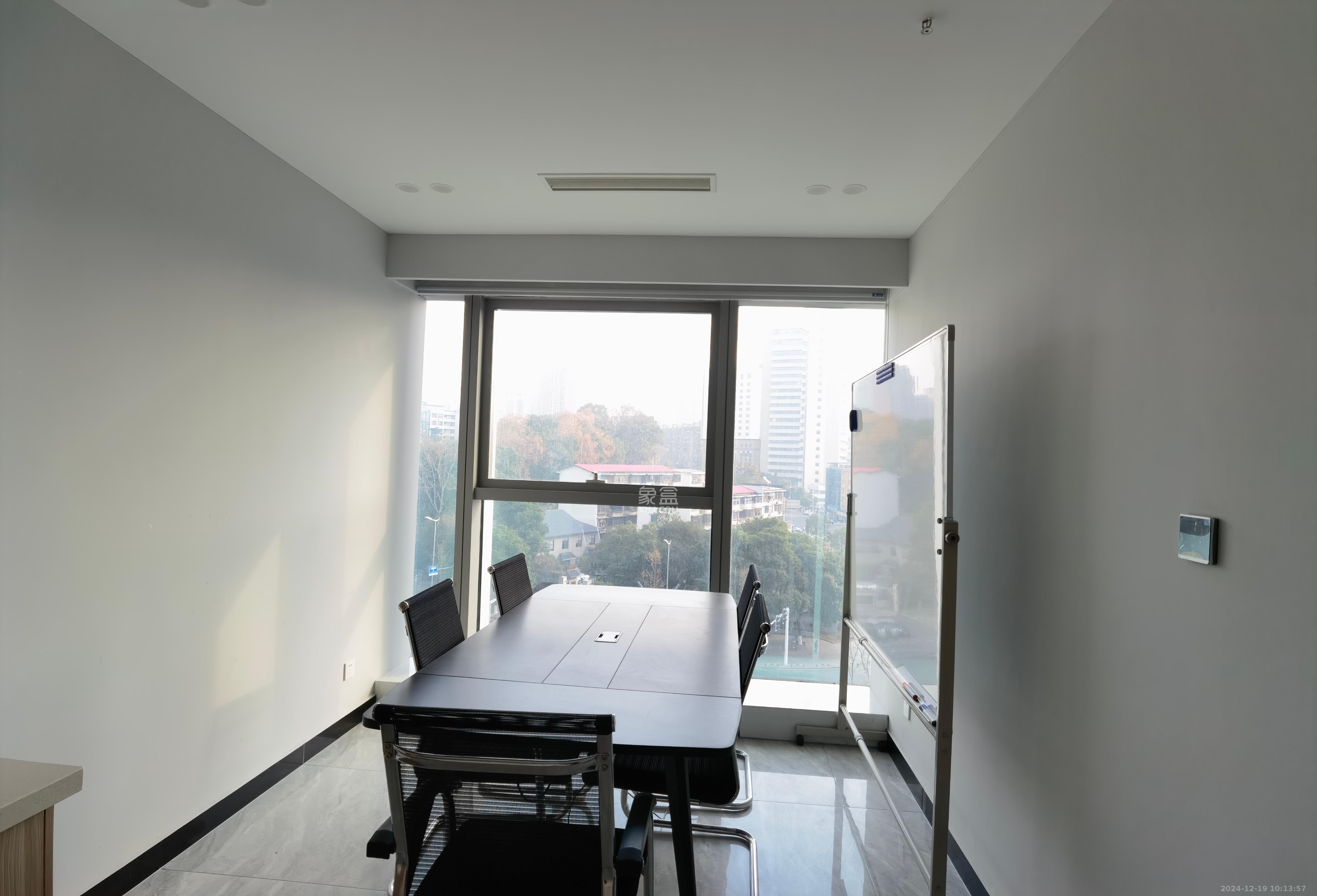 汇景发展环球中心 1室0厅0卫 8000.0元/月 汇景发展环球中心 1室0厅0卫 8000.0元/月室内图