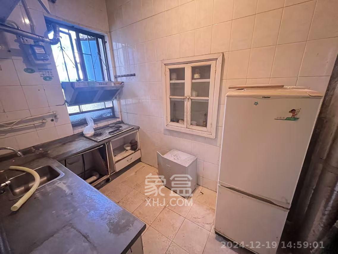 省地税局 3室2厅2卫 2000.0元/月 省地税局 3室2厅2卫 2000.0元/月室内图