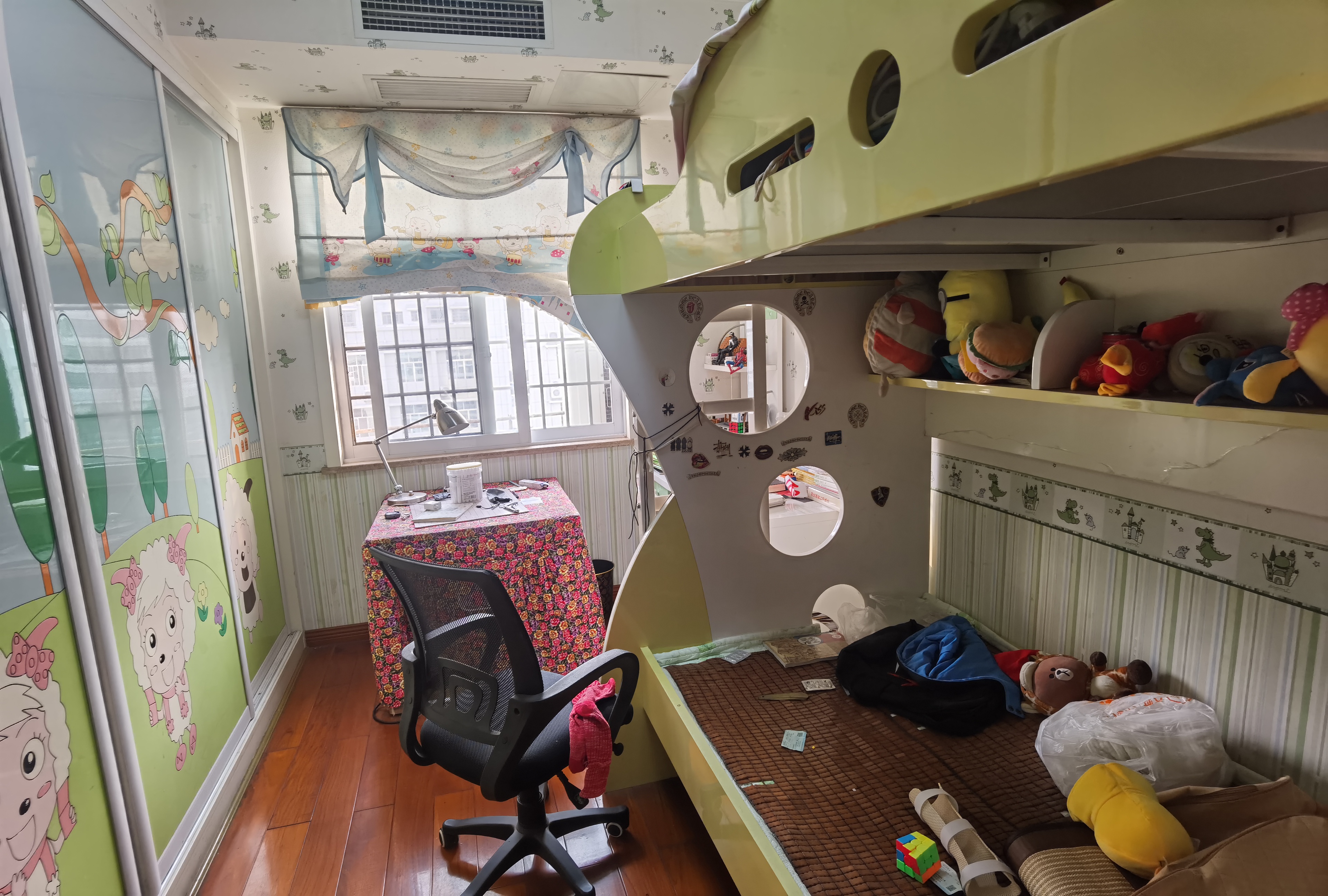 融和园 1室0厅0卫 139.8万 融和园 1室0厅0卫 139.8万客厅