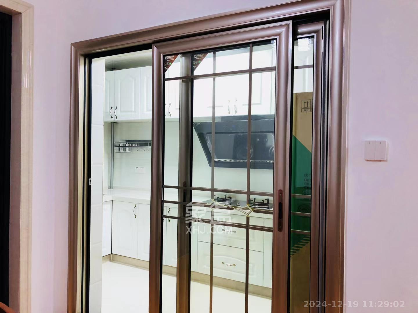 中信凯旋蓝岸（中信新城三期）  3室2厅1卫    2200.0元/月室内图