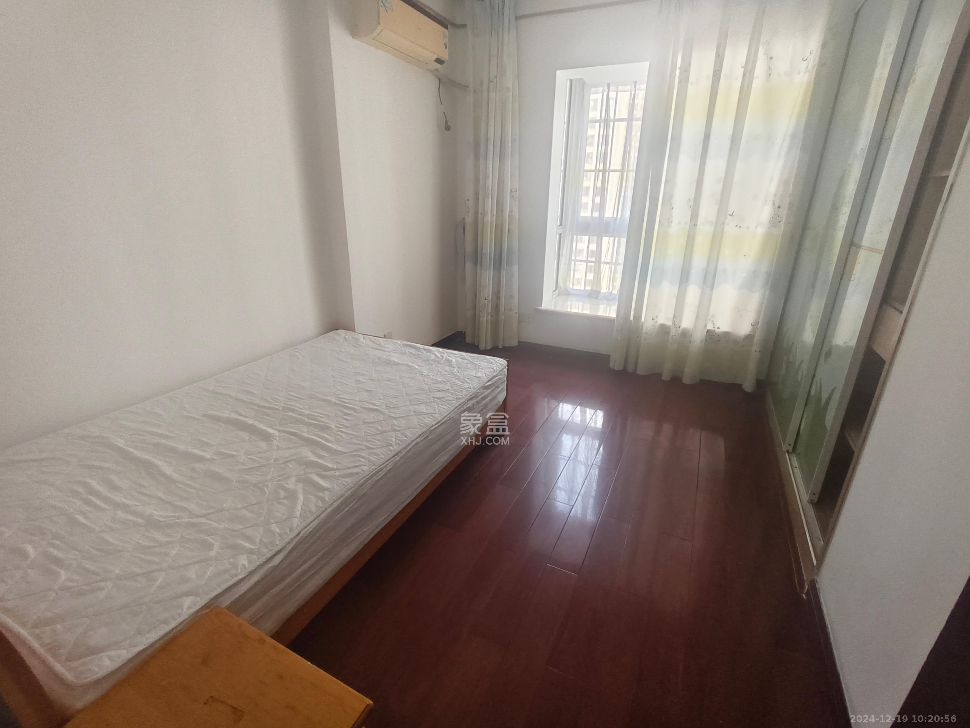 鸿景雅苑  3室1厅1卫   4200.00元/月室内图