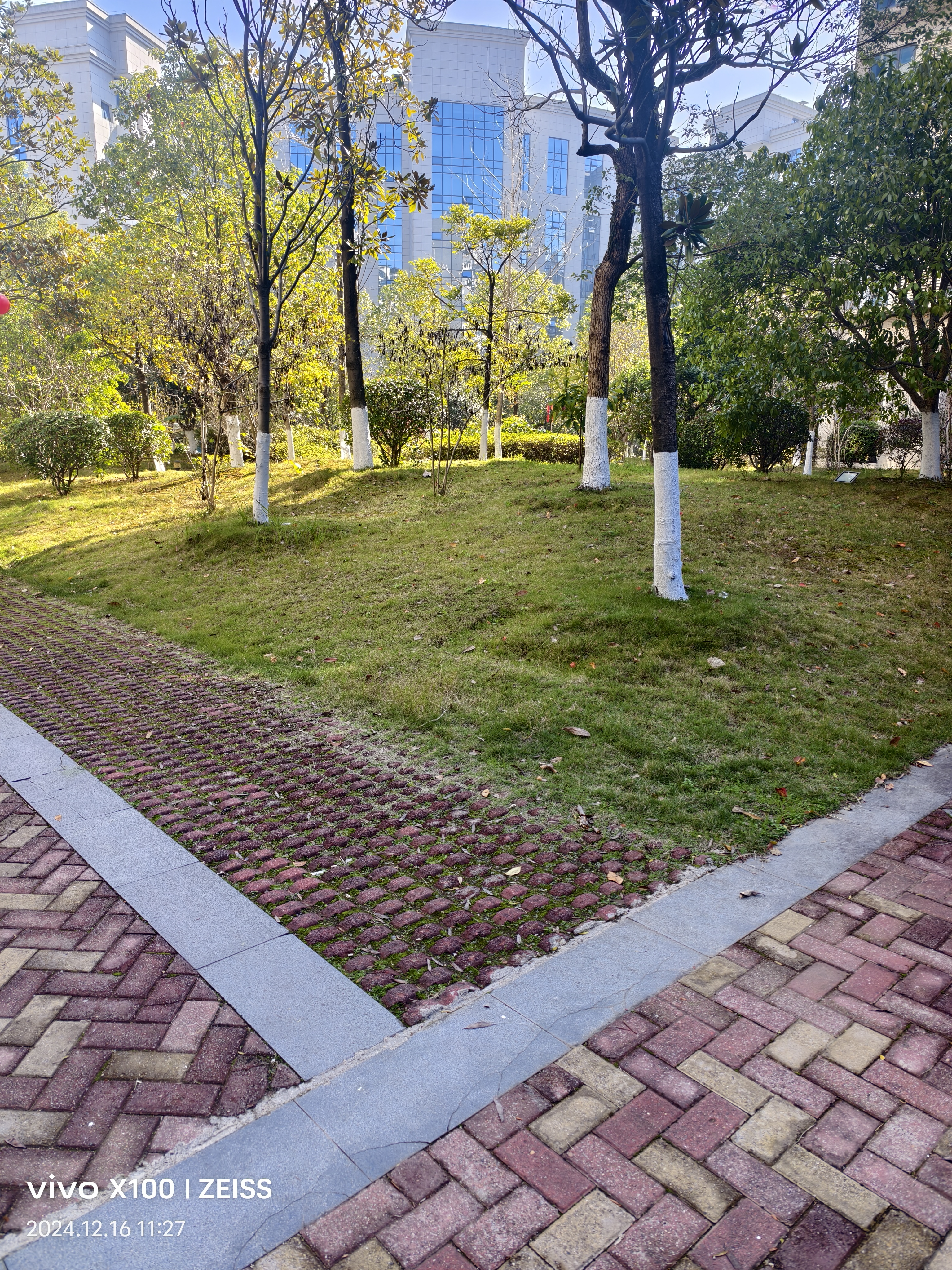 新烟草局单位房(城南) 4室2厅2卫 108.0万 新烟草局单位房(城南) 4室2厅2卫 108.0万户型图