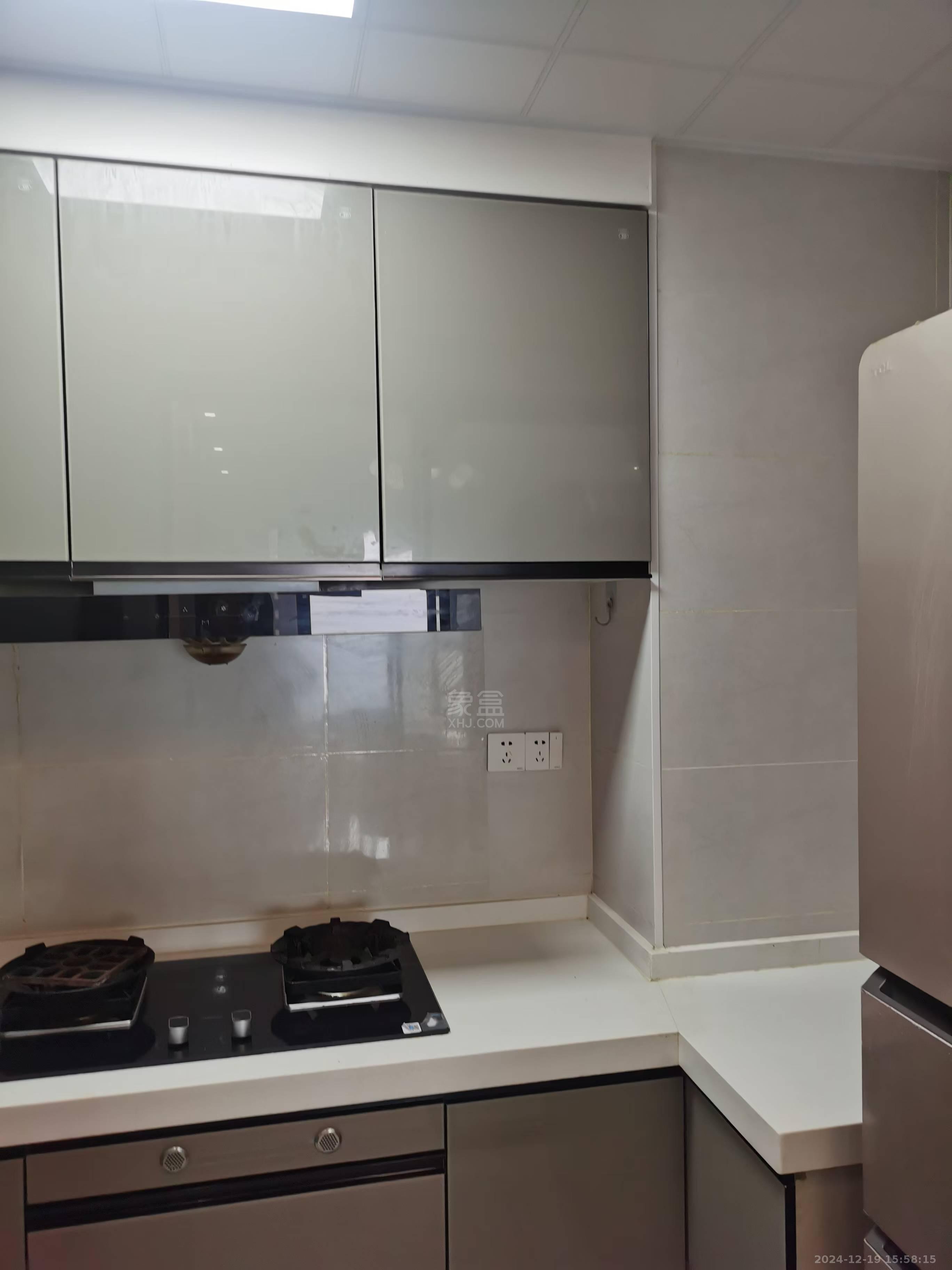 春藤小镇 3室2厅1卫 1800.0元/月 春藤小镇 3室2厅1卫 1800.0元/月室内图