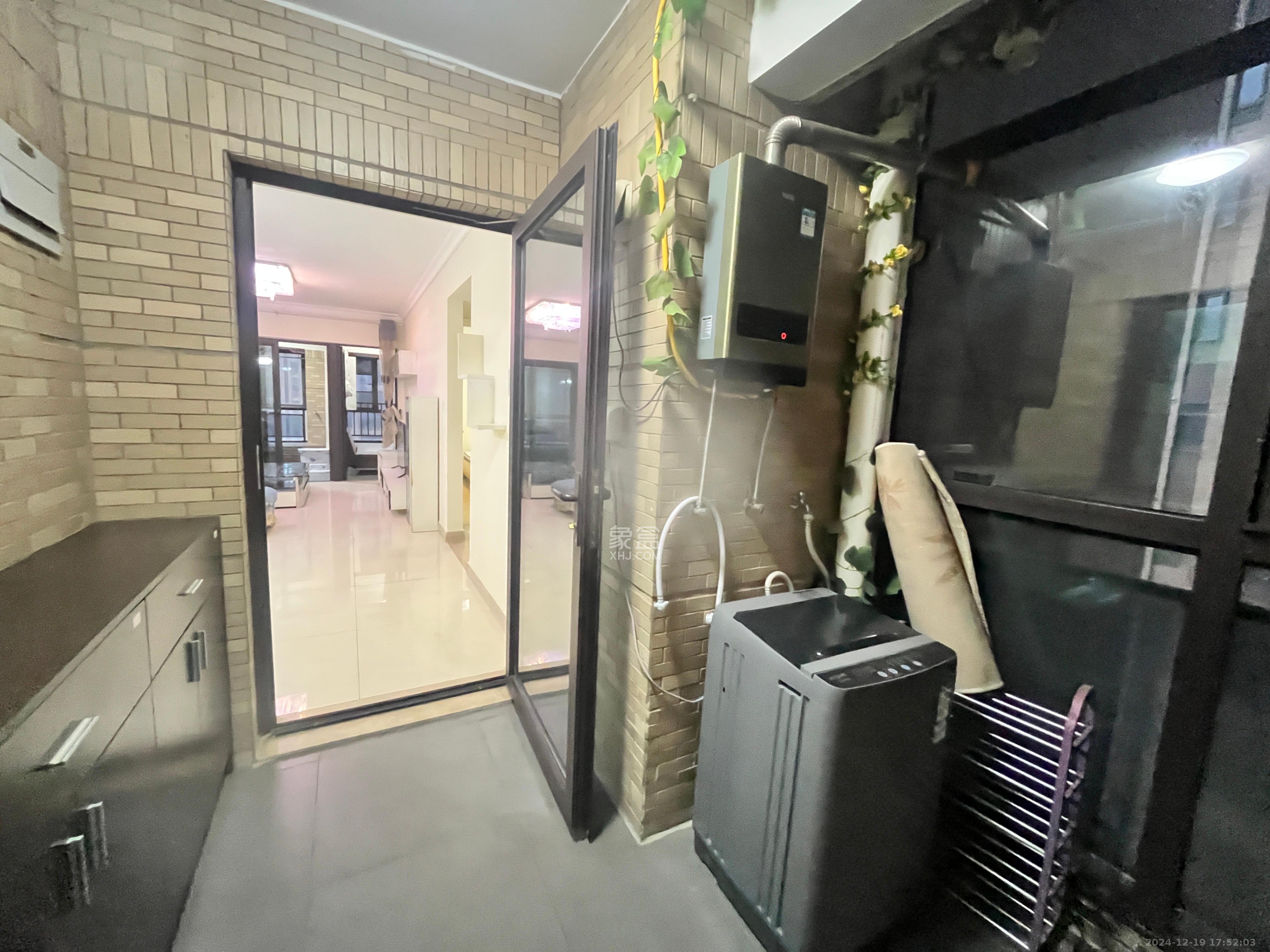 时代倾城一期  2室2厅1卫   2500.00元/月室内图