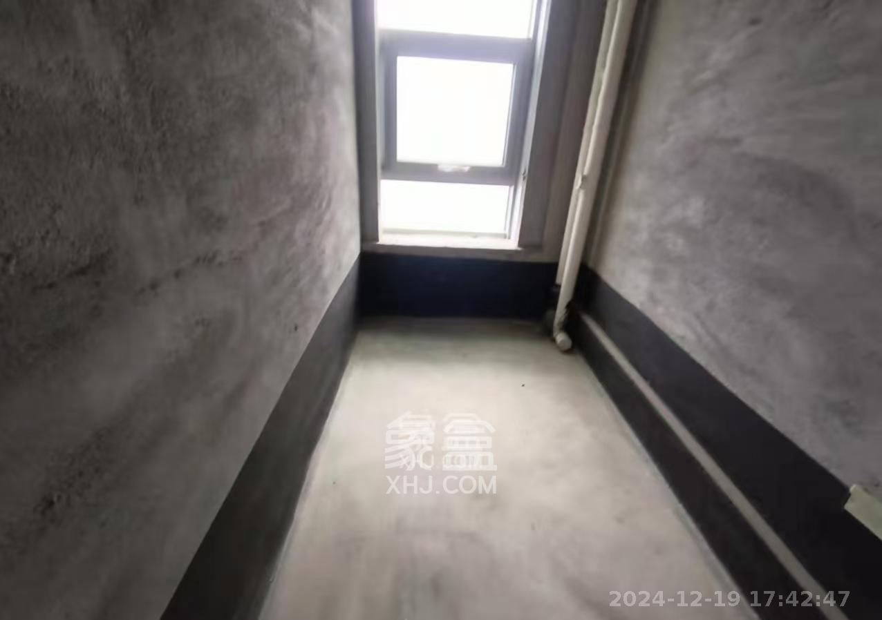 福晟翡翠湾 5室2厅2卫 8000.0元/月 福晟翡翠湾 5室2厅2卫 8000.0元/月室内图