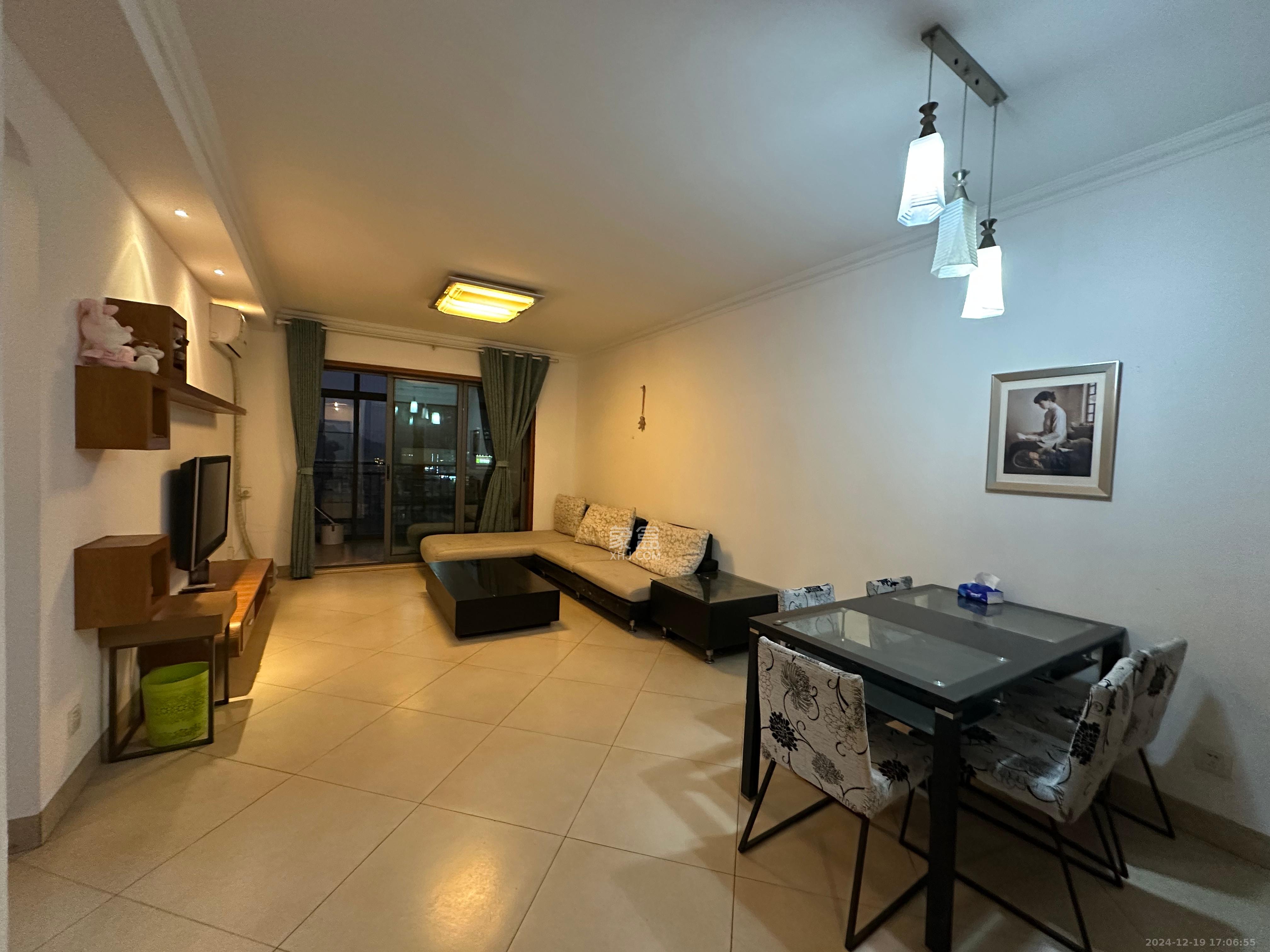 卓越蔚蓝海岸一期 2室2厅1卫 2500.0元/月 卓越蔚蓝海岸一期 2室2厅1卫 2500.0元/月室内图