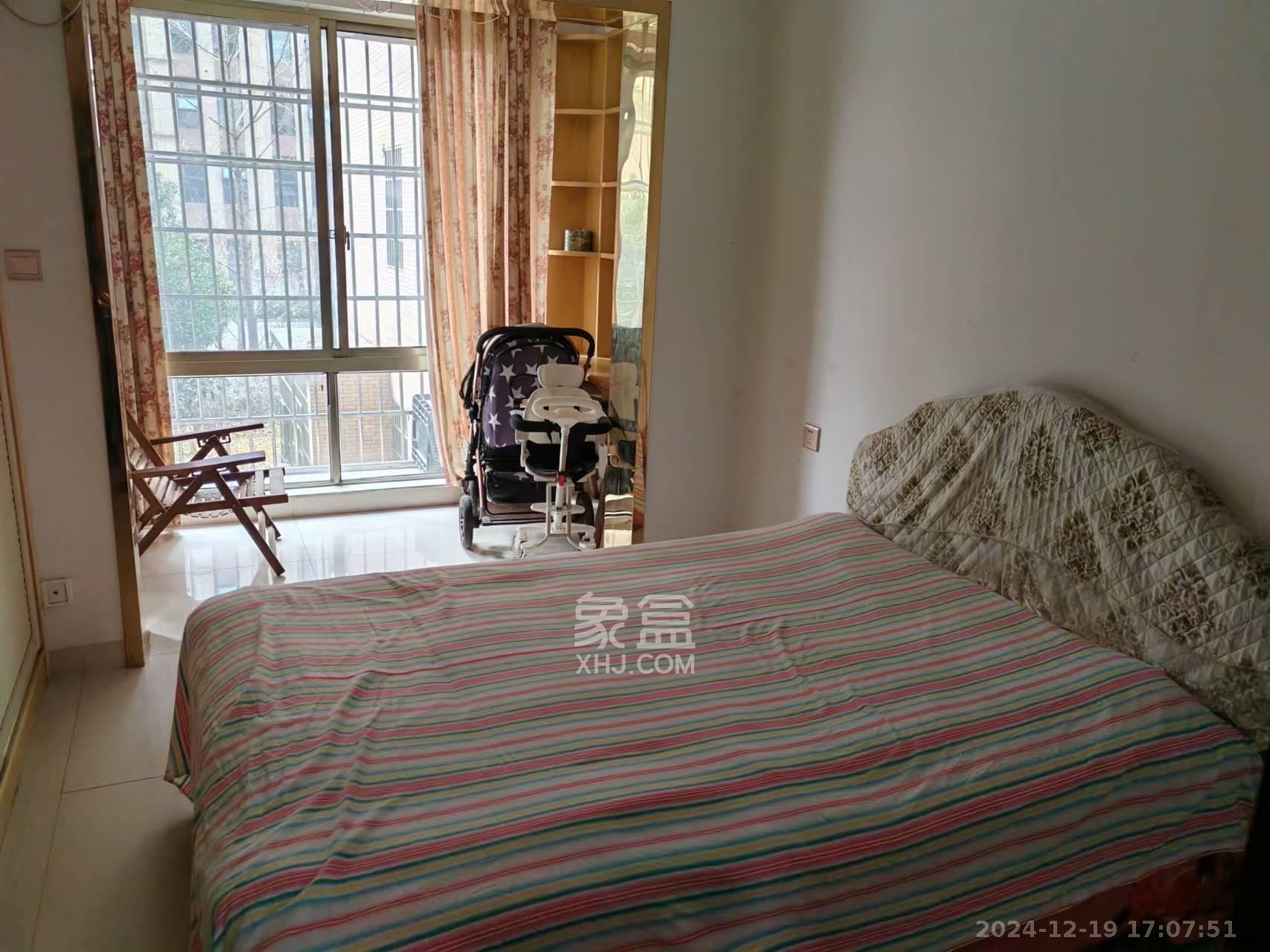 华龙家园（和泰家园）  3室2厅2卫   2300.00元/月室内图