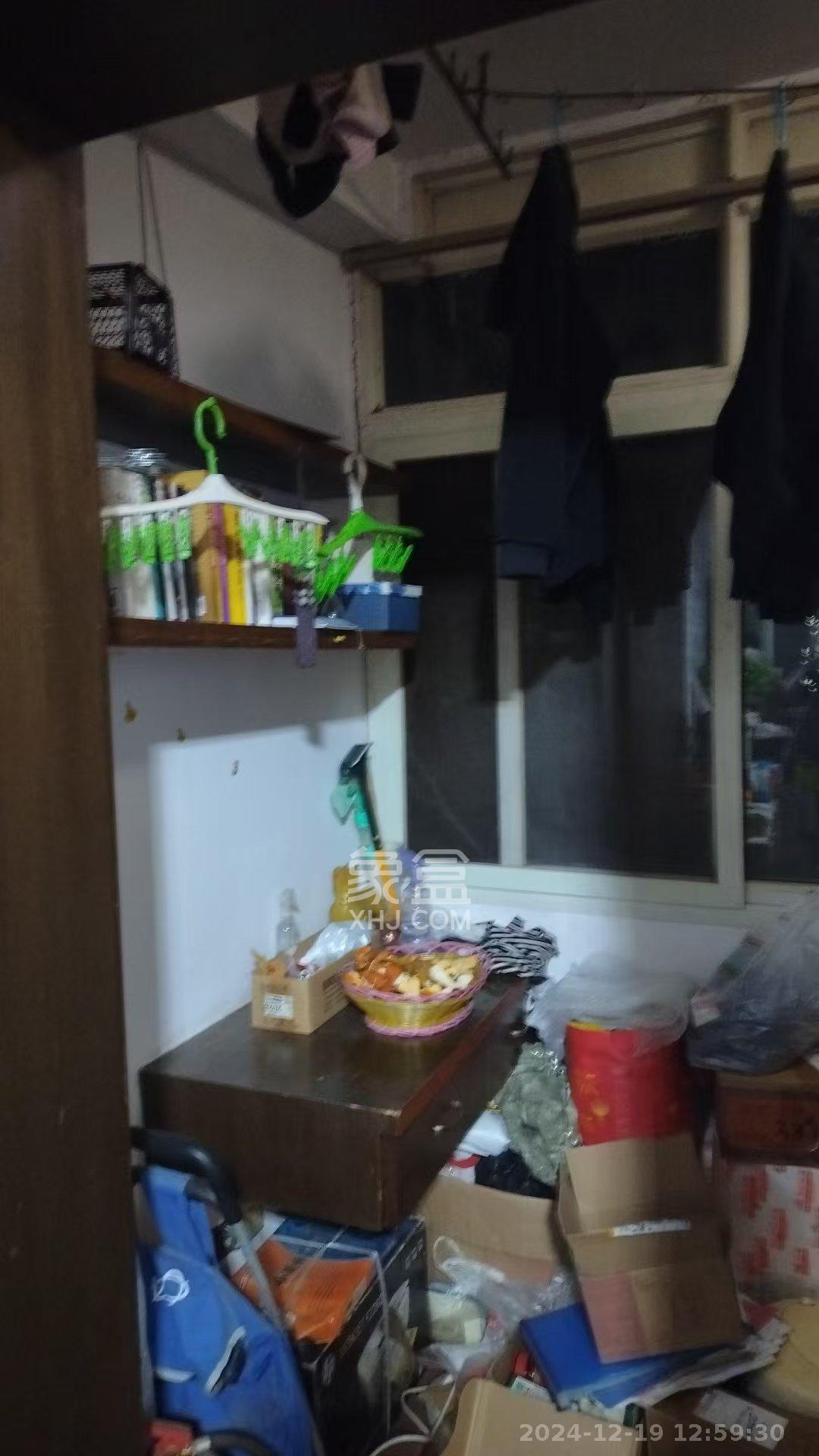 识字里社区 2室1厅1卫 1800.0元/月 识字里社区 2室1厅1卫 1800.0元/月室内图