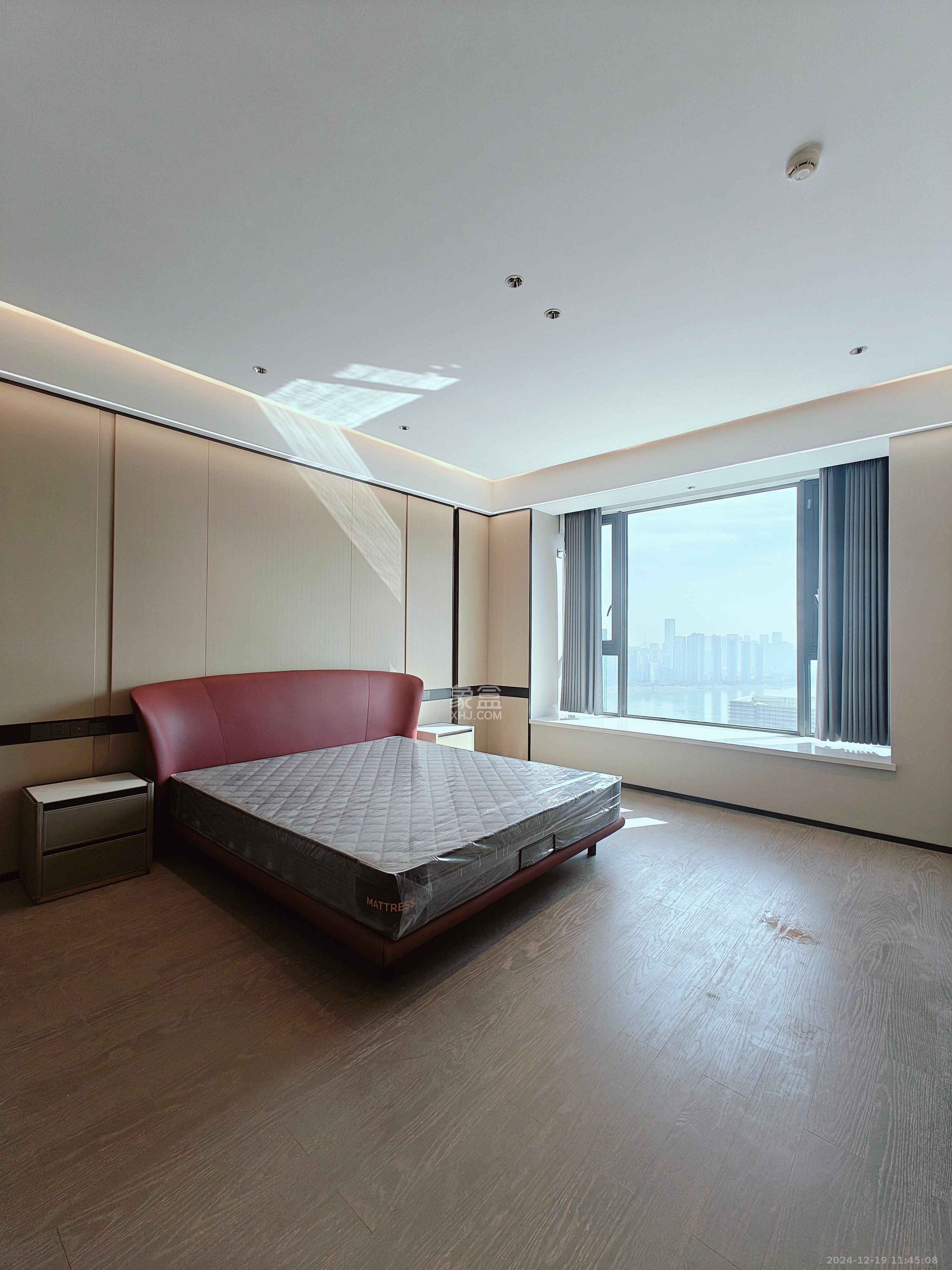 旭辉铂悦湘江 4室2厅3卫 18000.0元/月 旭辉铂悦湘江 4室2厅3卫 18000.0元/月室内图